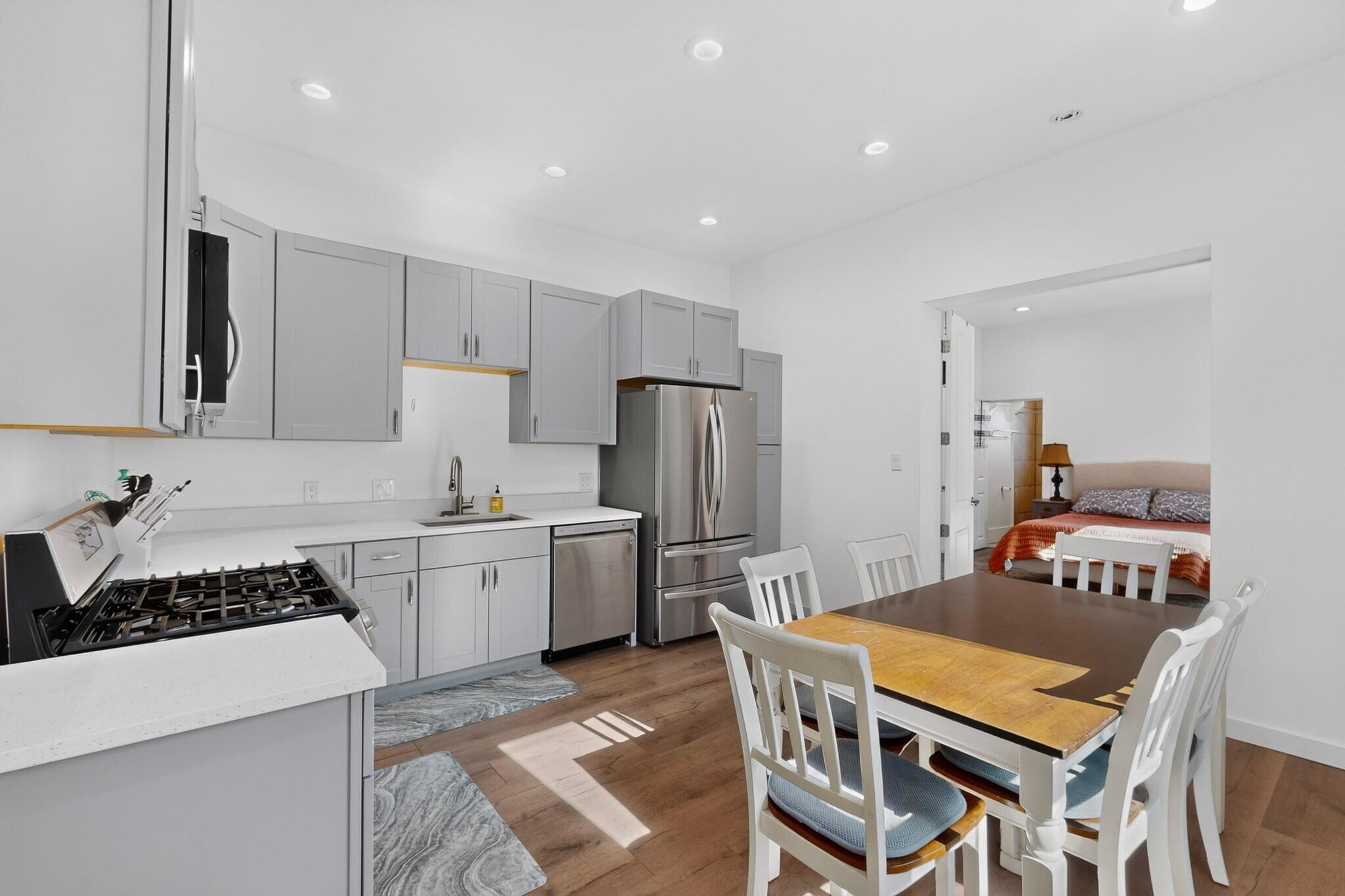 Photo 20 —  1505 -1507 1/2 Marble Avenue NW
