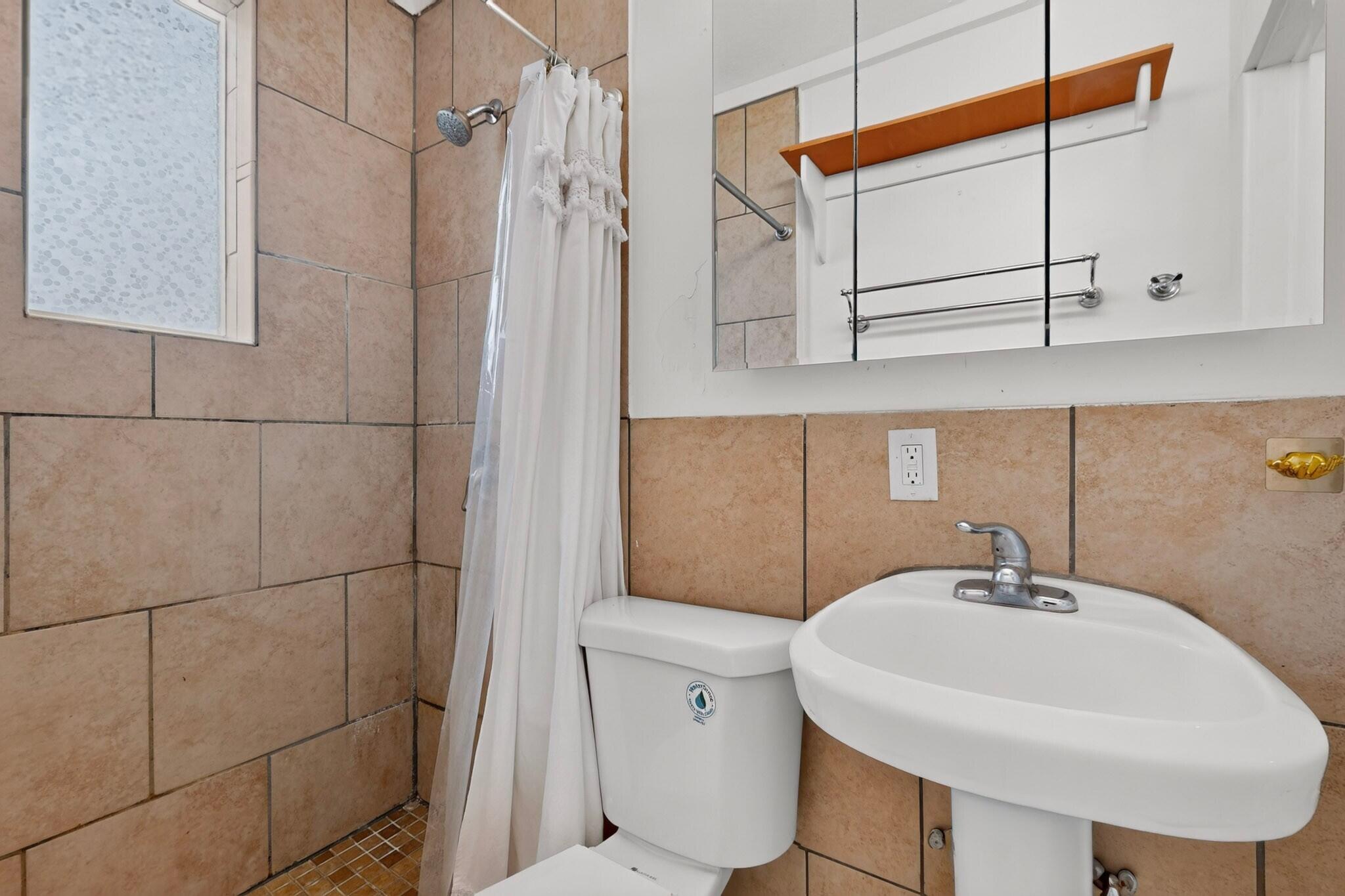 Photo 12 —  1505 -1507 1/2 Marble Avenue NW