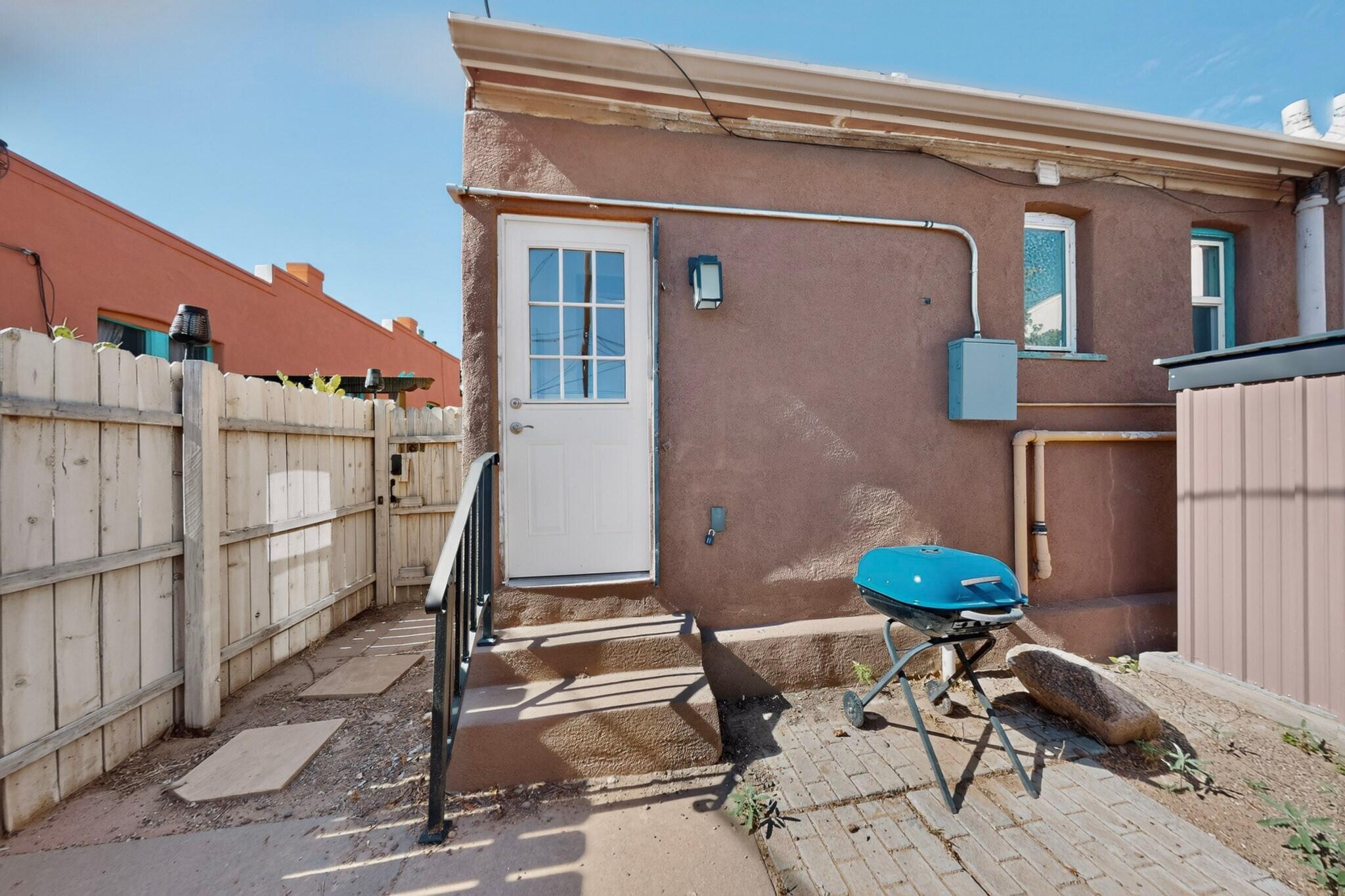 Photo 8 —  1505 -1507 1/2 Marble Avenue NW