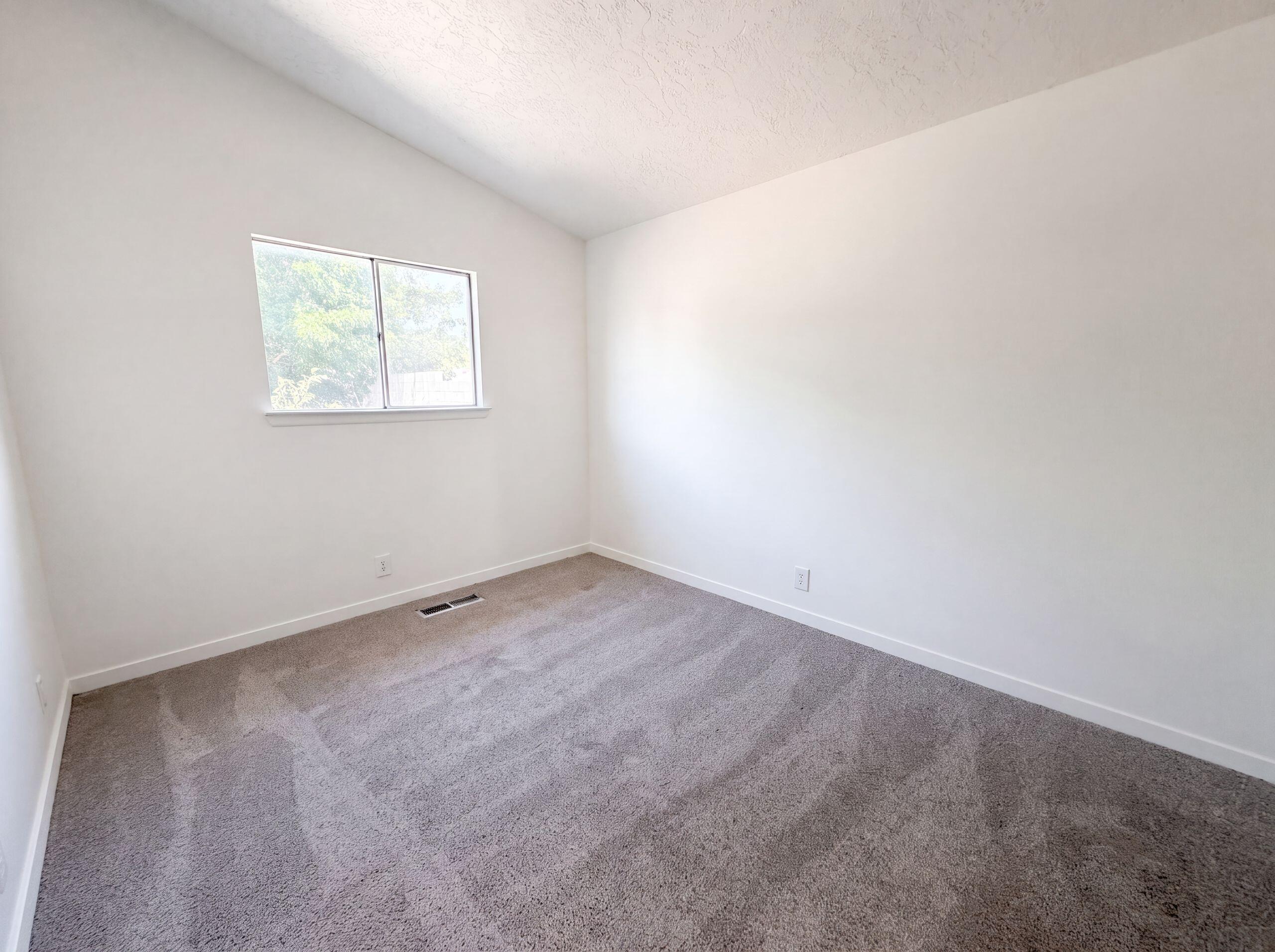 Photo 10 — 7305 Marilyn Avenue NE