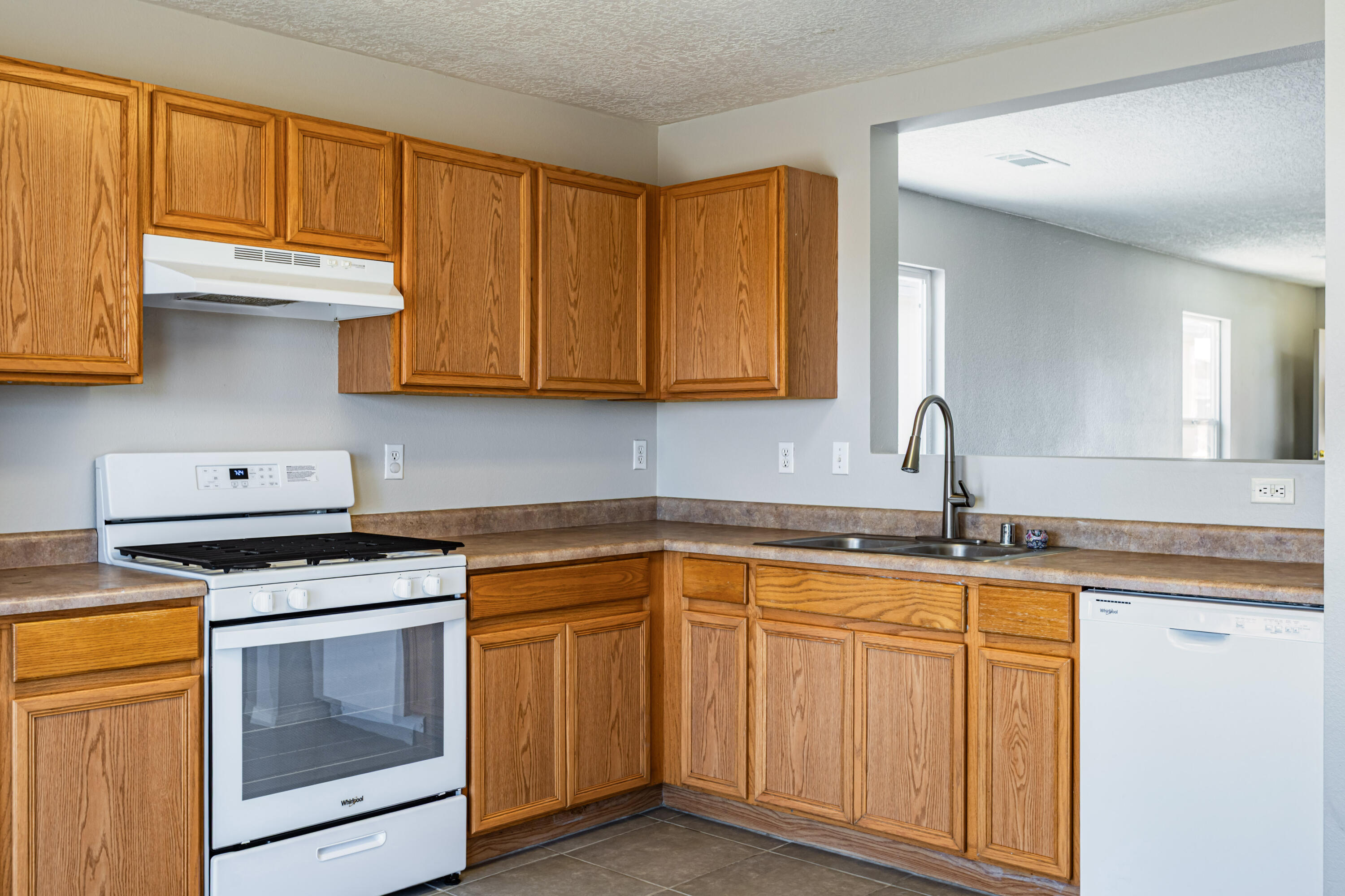 Photo 18 — 2137 Sagecrest Loop NE