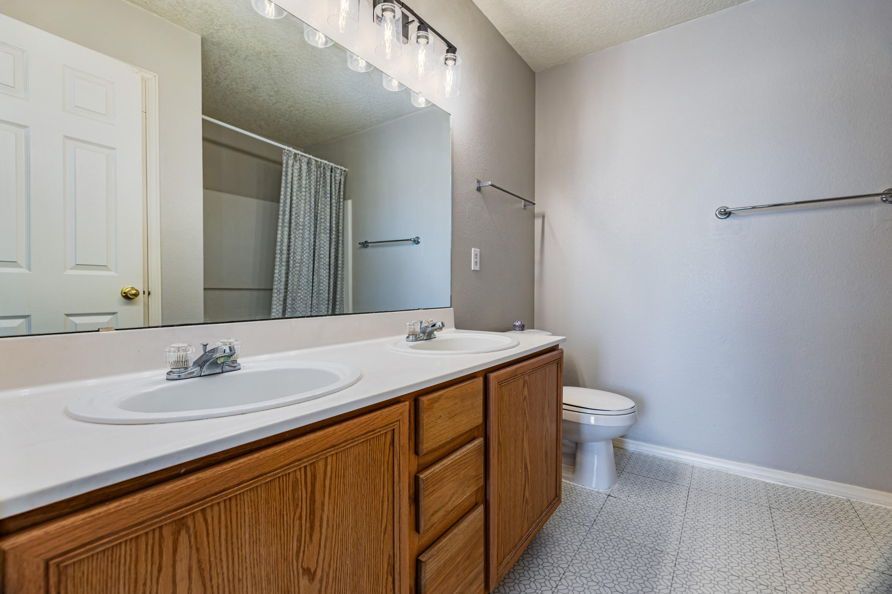Photo 13 — 2137 Sagecrest Loop NE