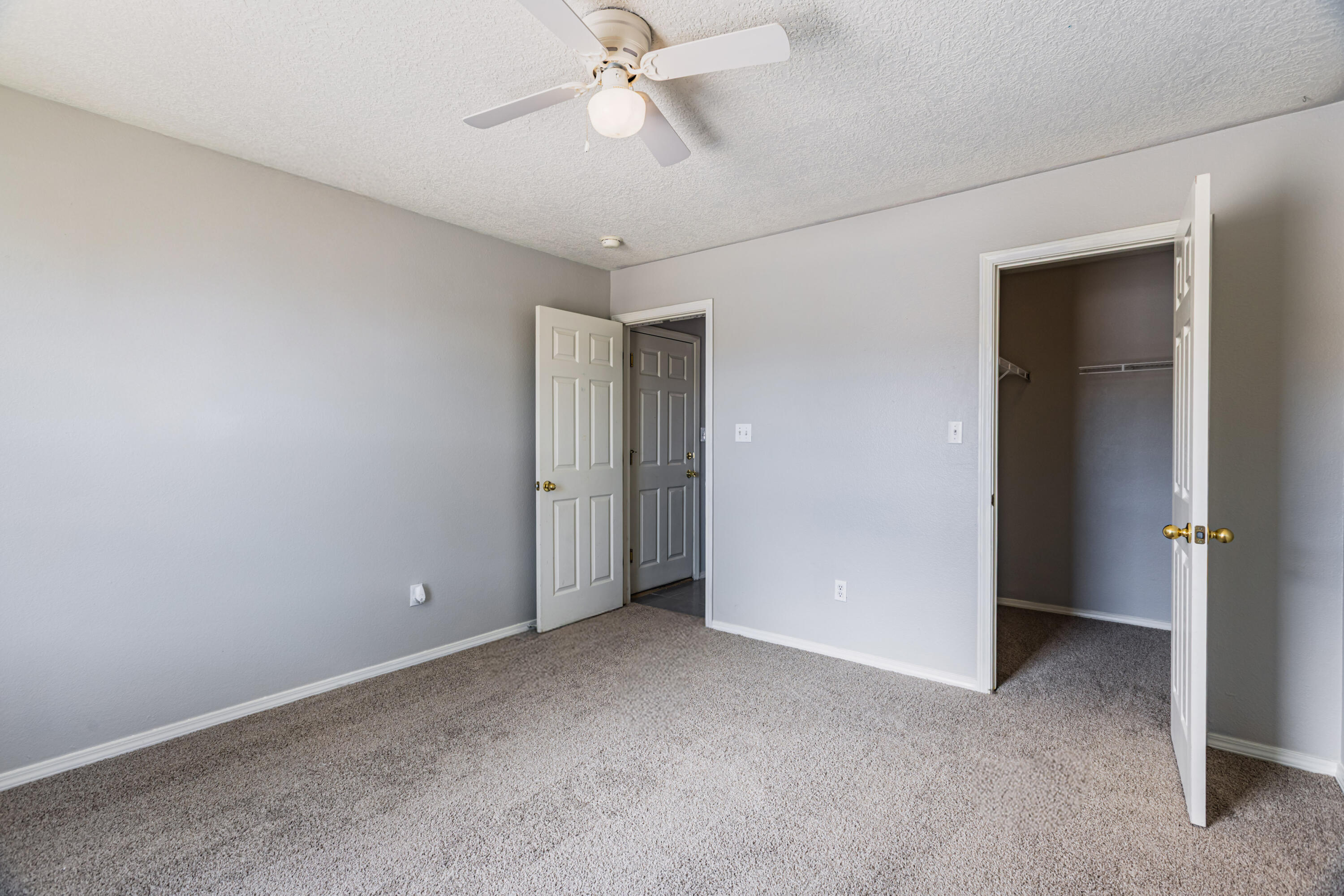 Photo 8 — 2137 Sagecrest Loop NE