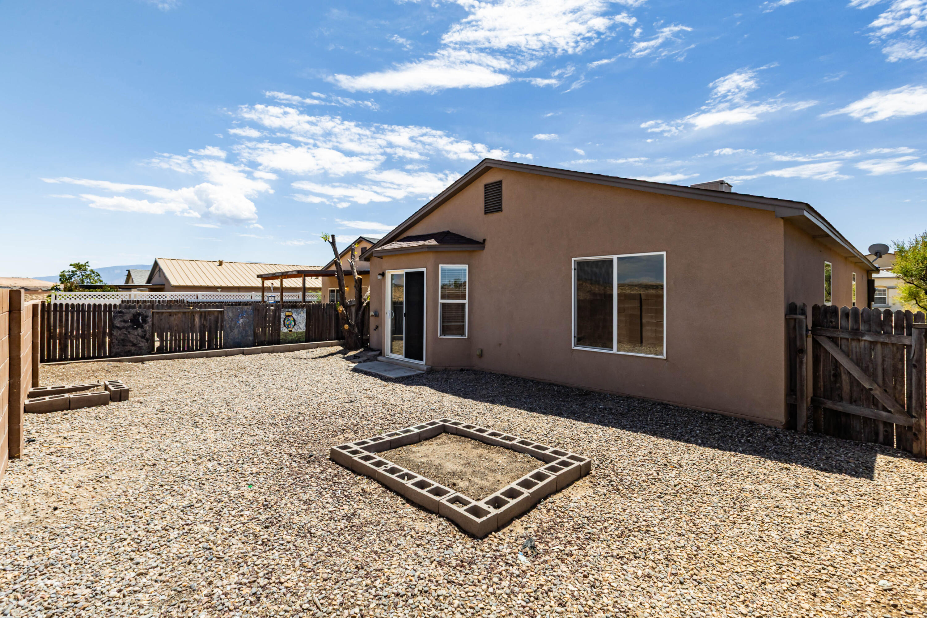 Photo 6 — 2137 Sagecrest Loop NE