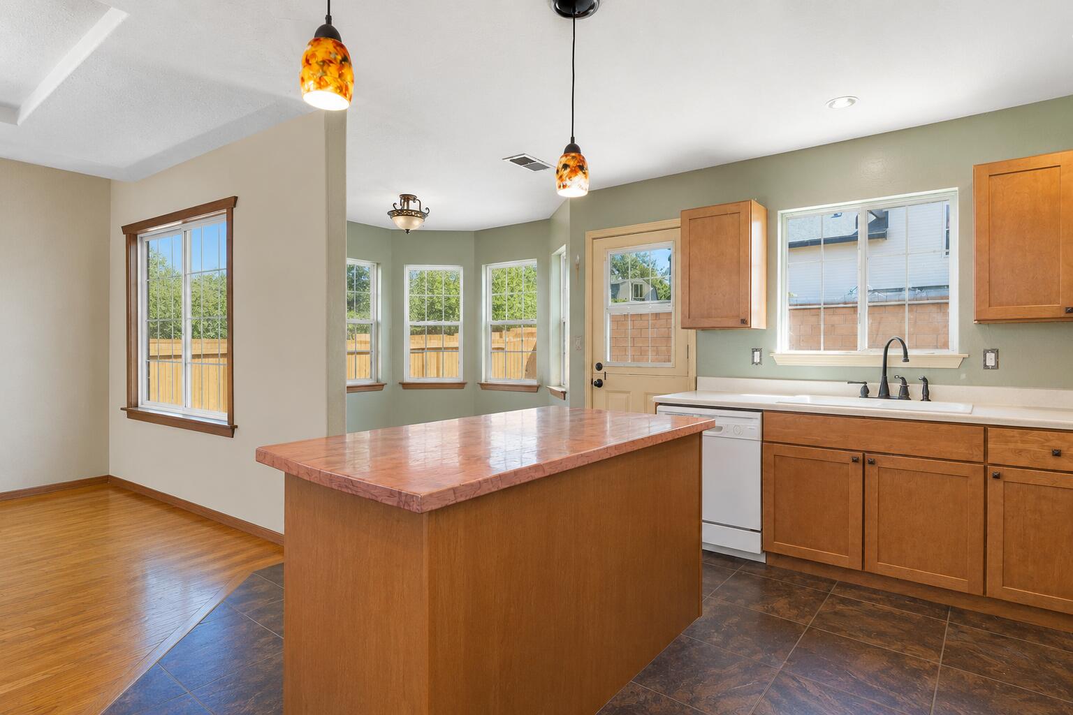 Photo 17 — 6716 Carney Avenue NW