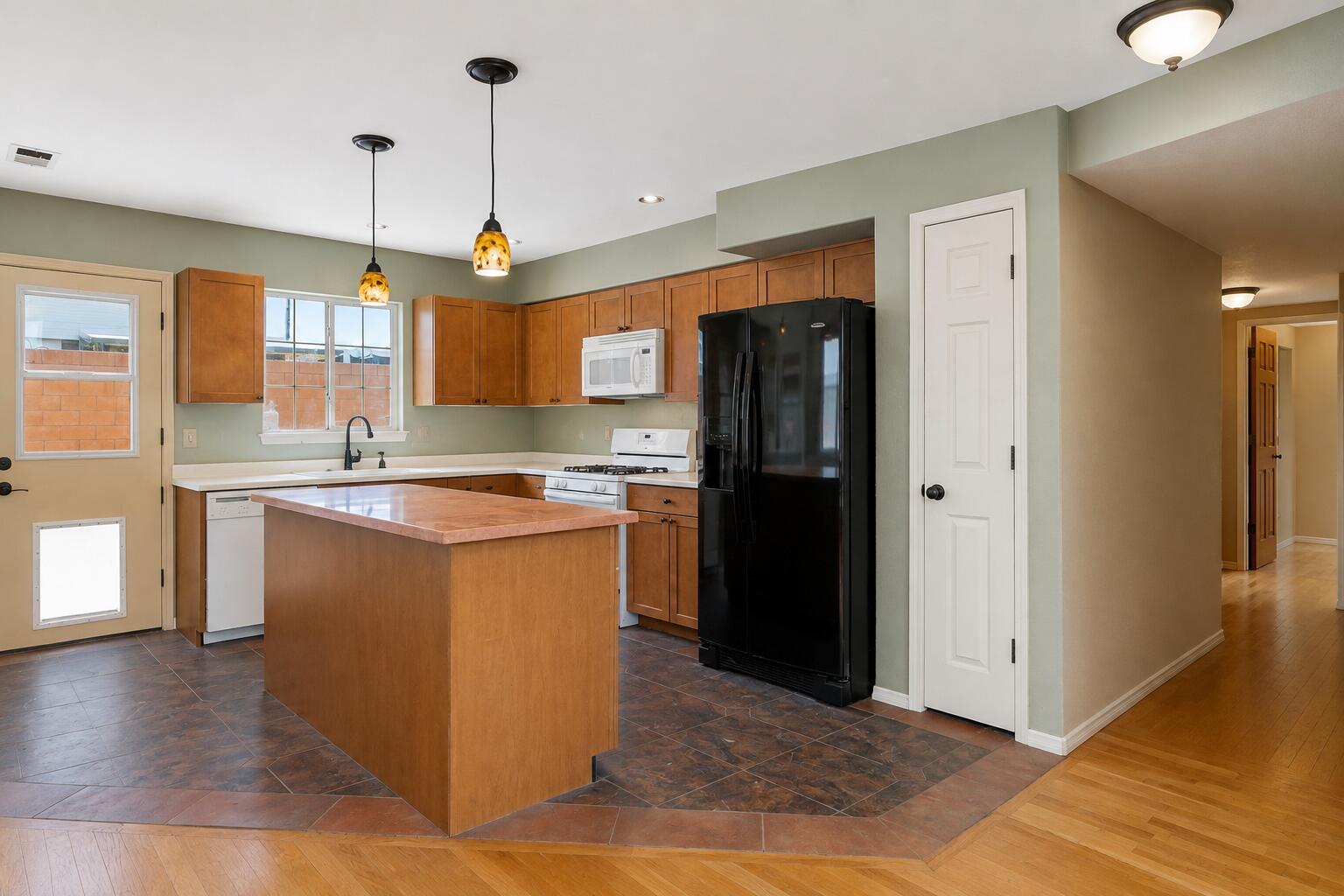 Photo 16 — 6716 Carney Avenue NW