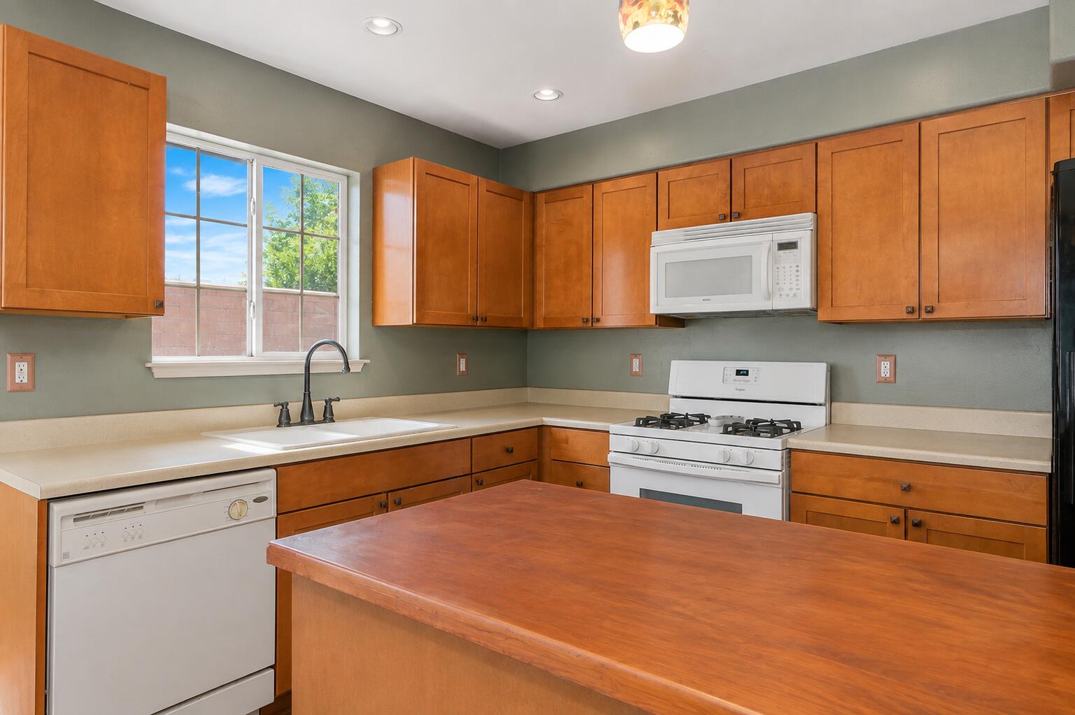 Photo 15 — 6716 Carney Avenue NW