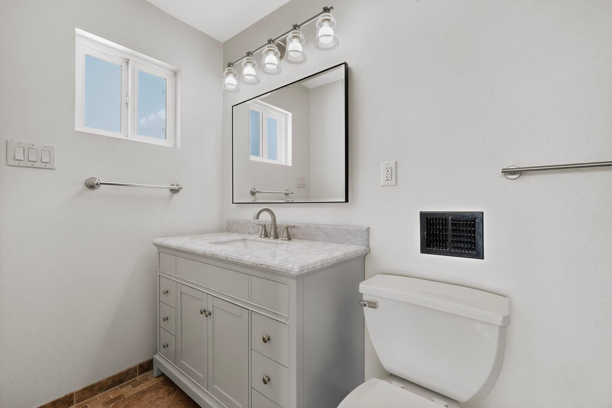 Photo 18 — 11420 Manitoba Drive NE