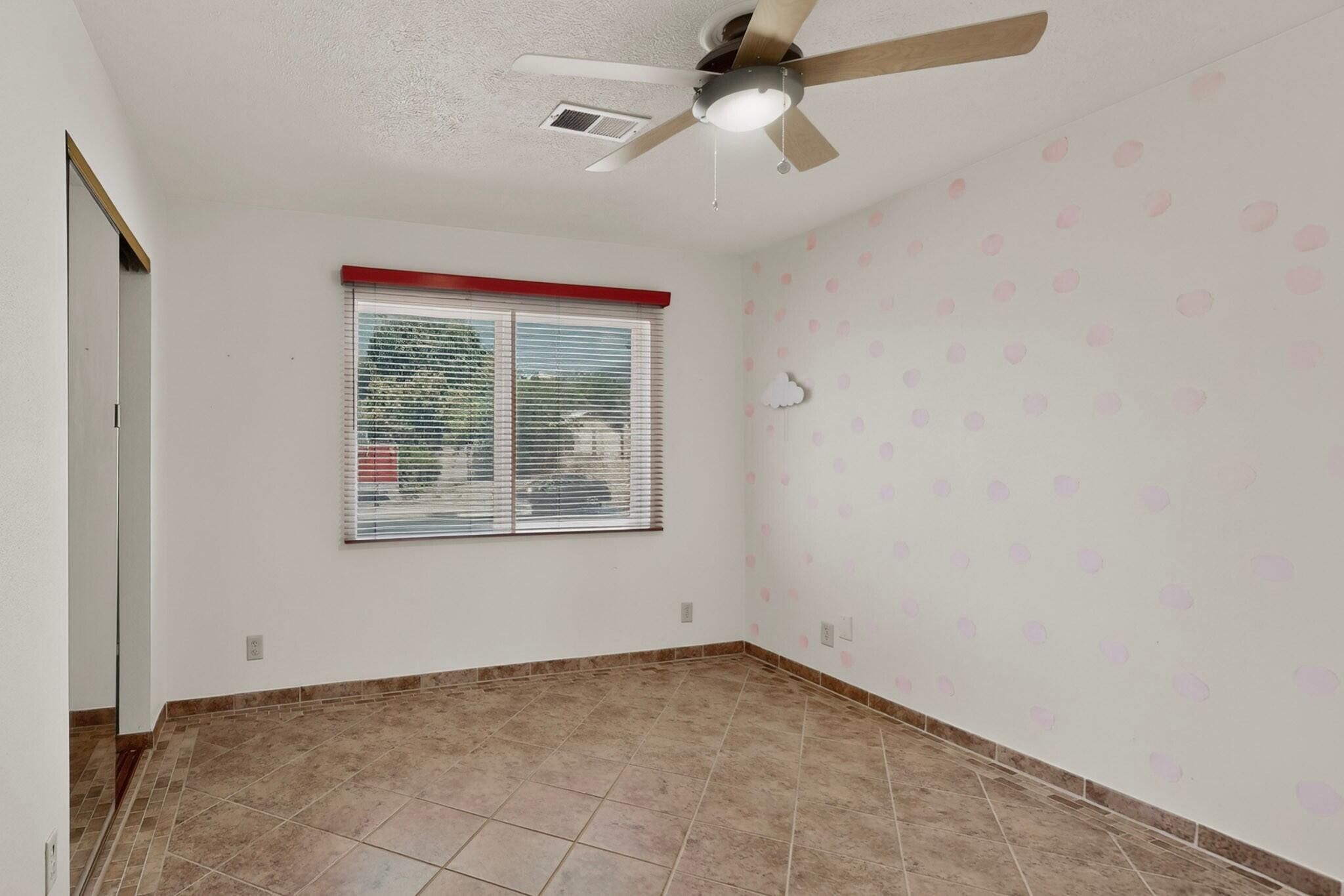 Photo 15 — 11420 Manitoba Drive NE