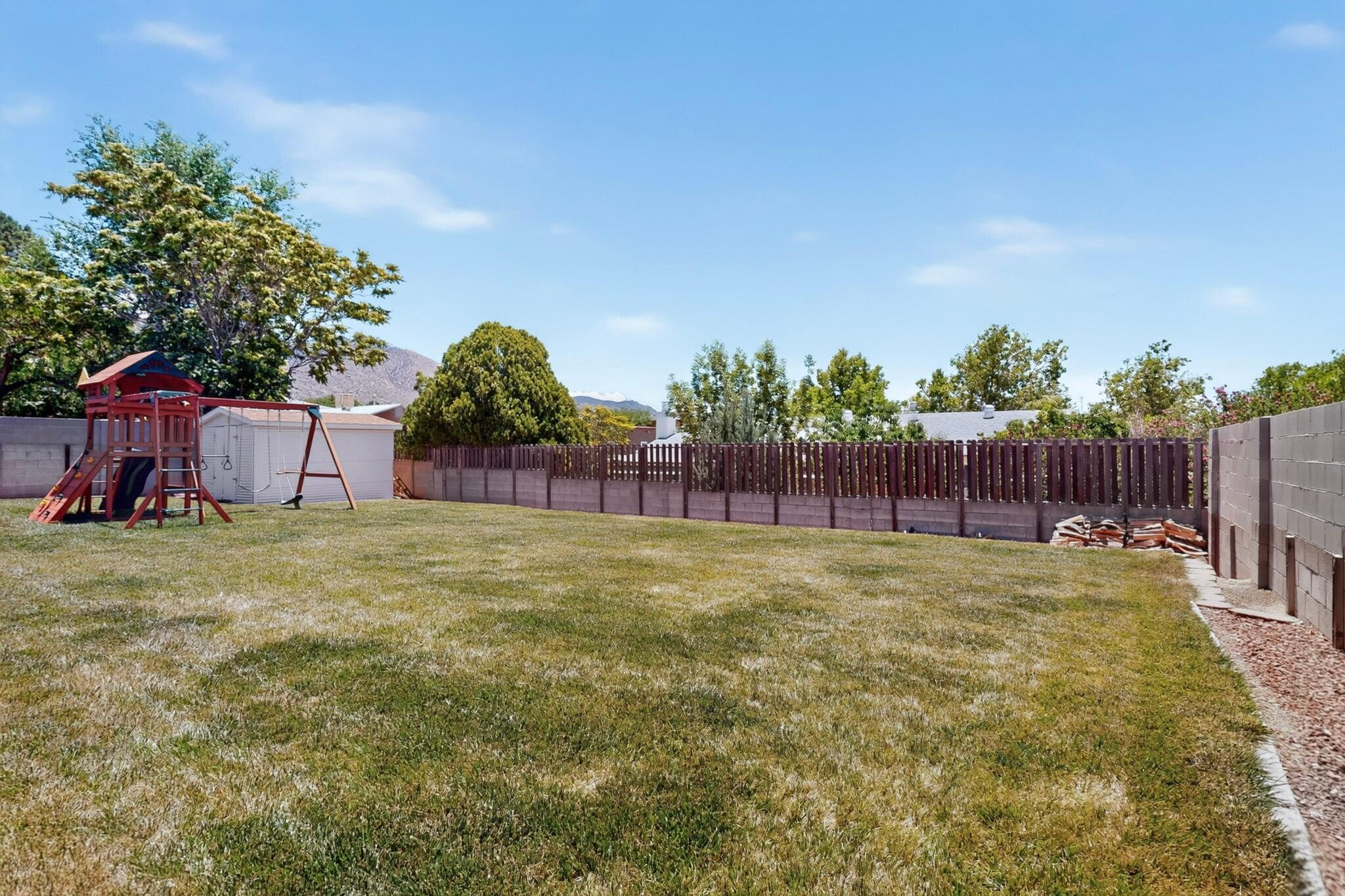 Photo 3 — 11420 Manitoba Drive NE