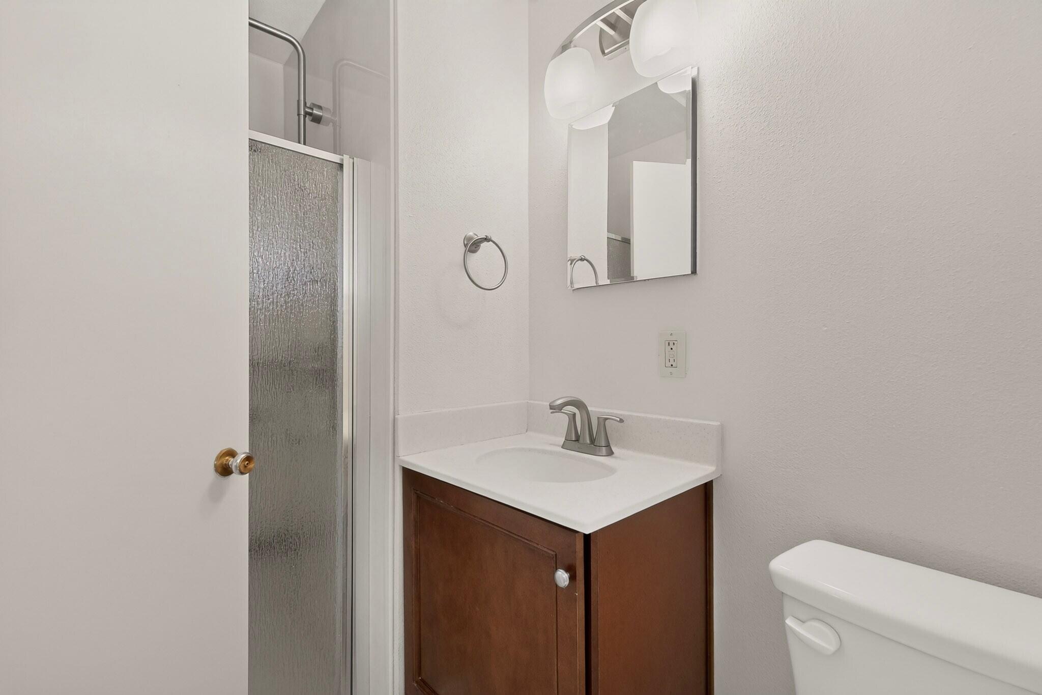 Photo 13 — 9535 Elvin Avenue NE