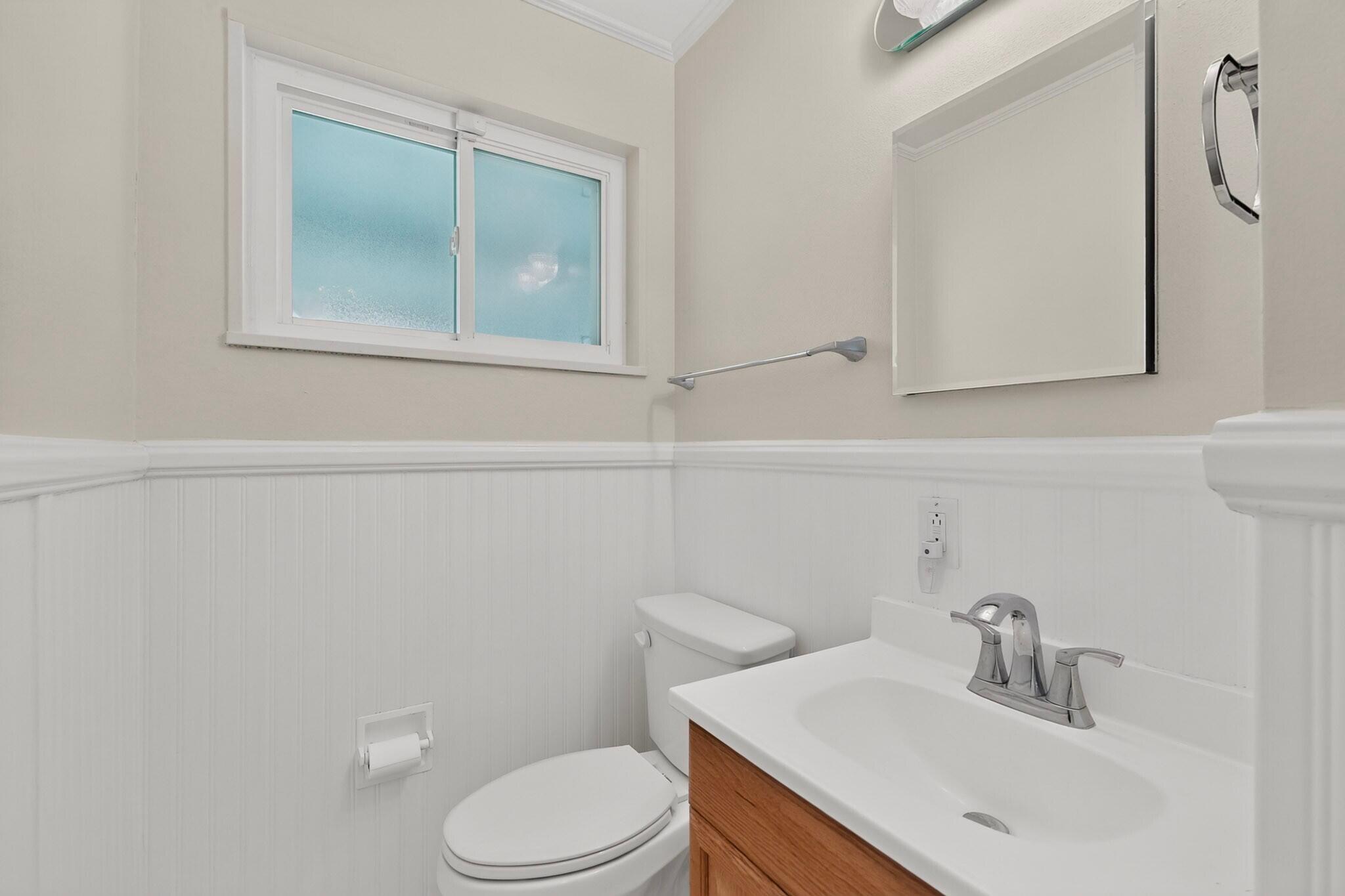 Photo 17 — 9535 Elvin Avenue NE