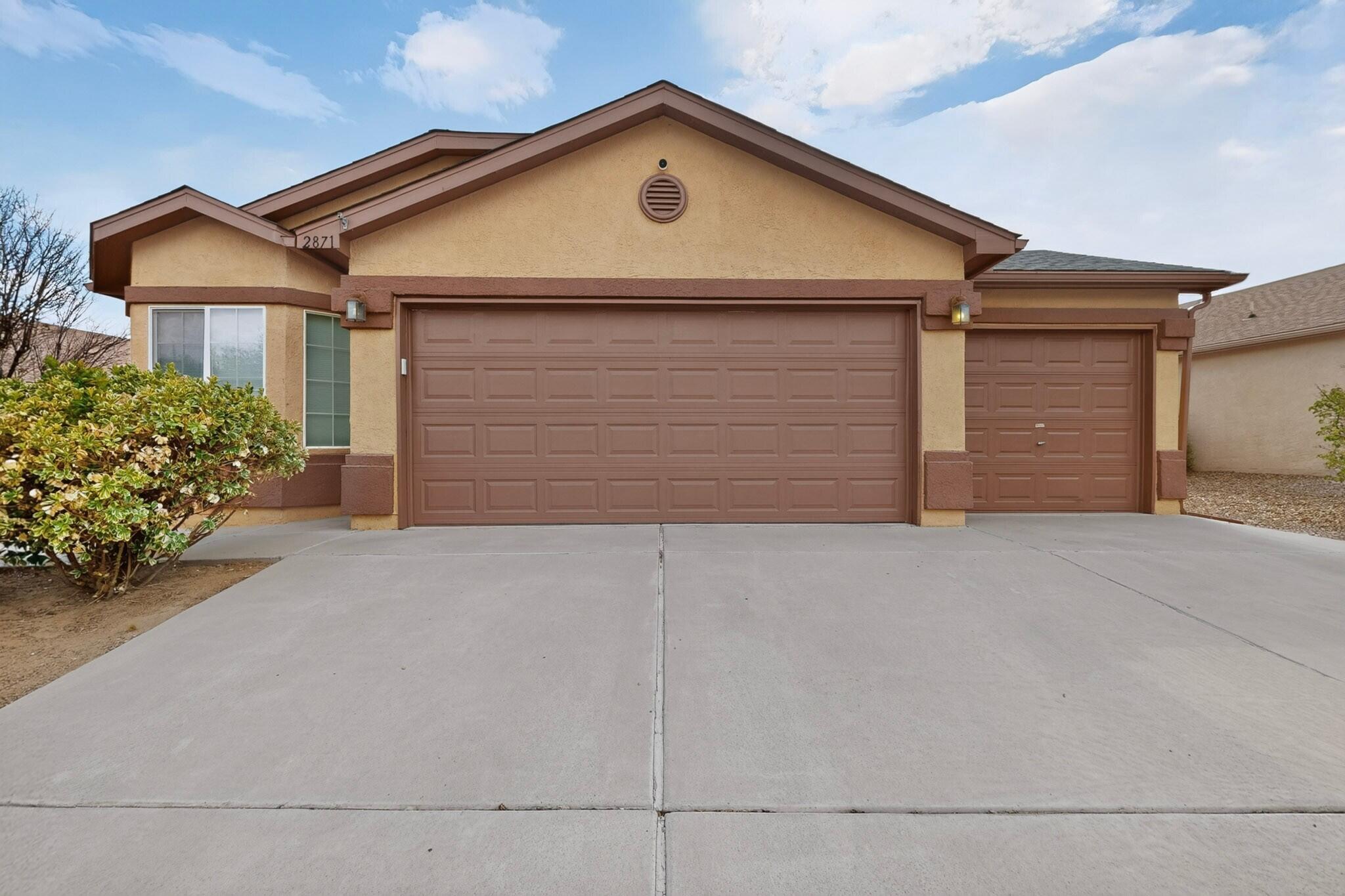 Photo 4 — 2871 Desert Sage Avenue SW