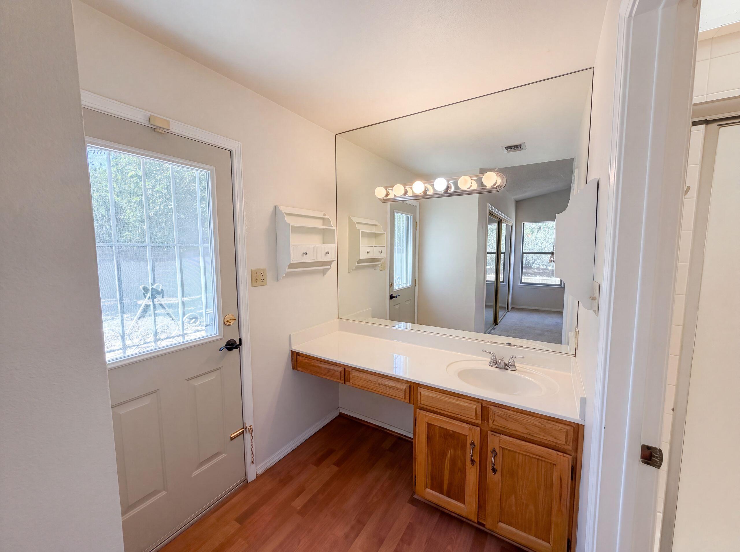 Photo 9 — 6908 Welton Drive NE