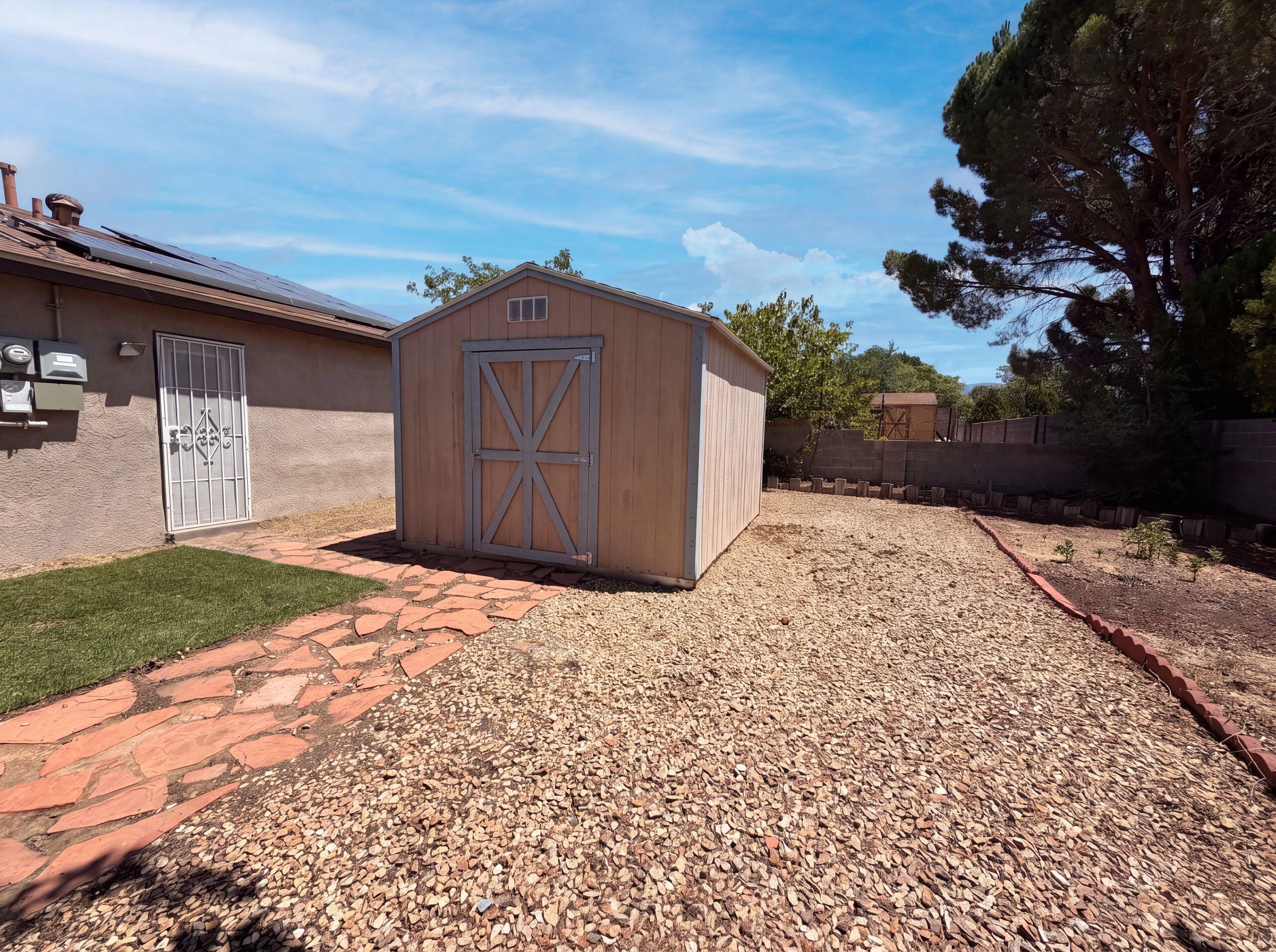 Photo 2 — 6908 Welton Drive NE