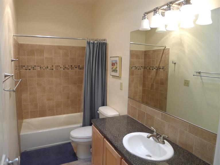 Photo 3 — 320 Adams Street SE
