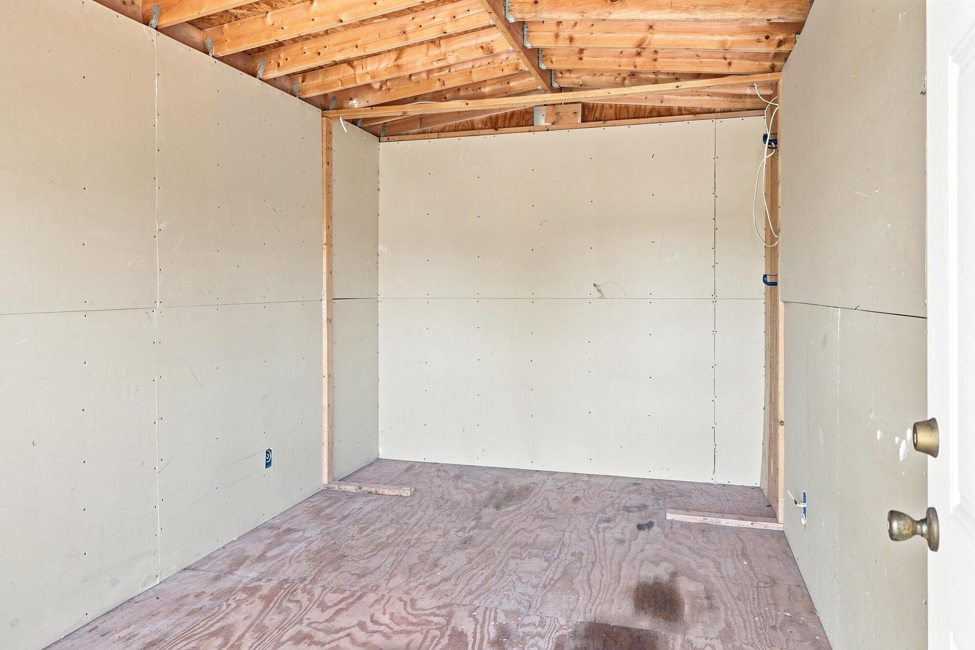 Photo 5 — 31 Kraemer Drive