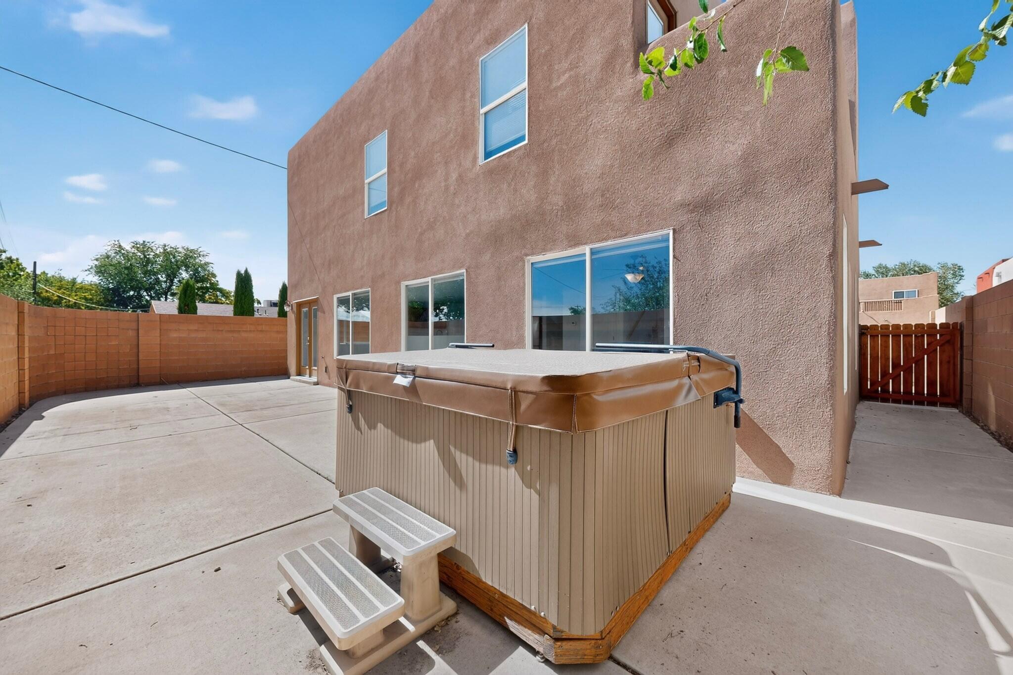 Photo 6 — 2104 San Venito Road NW