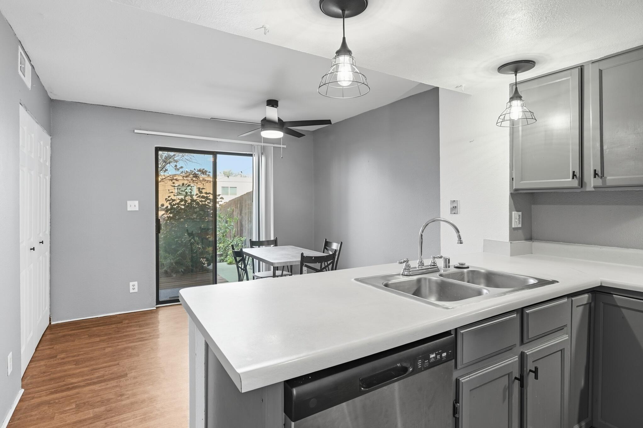 Photo 17 — 3301 Monroe Street NE UNIT G73