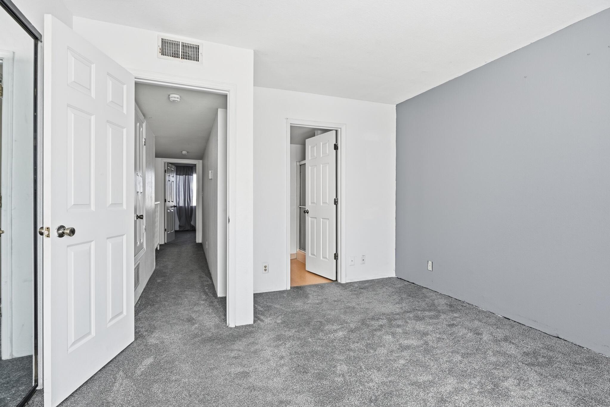 Photo 3 — 3301 Monroe Street NE UNIT G73
