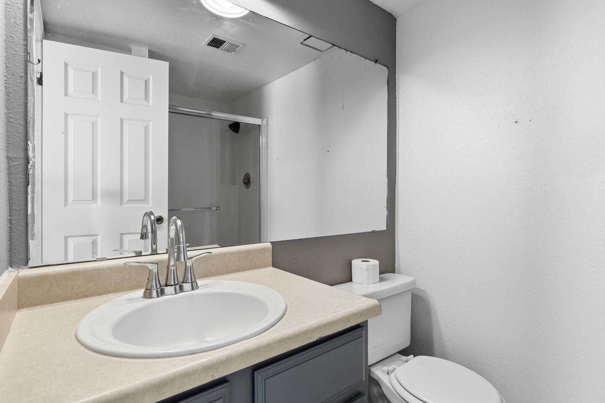 Photo 2 — 3301 Monroe Street NE UNIT G73