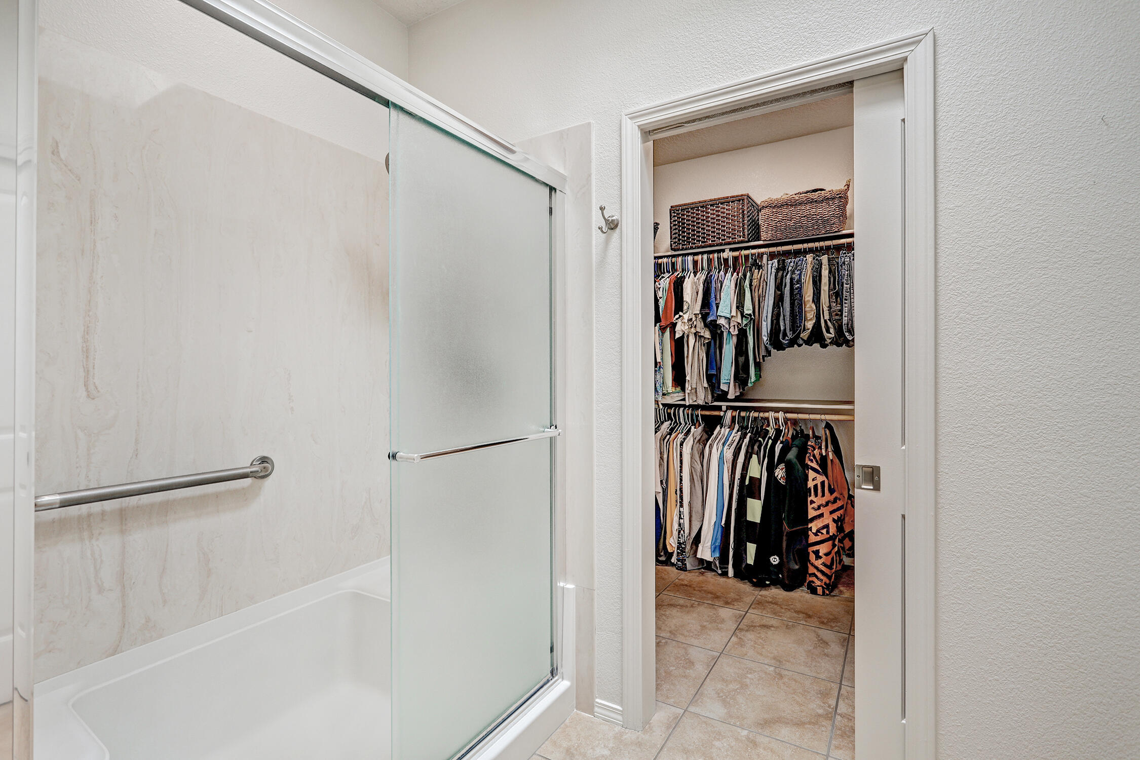 Photo 15 — 5536 Costa Garraf Road NW