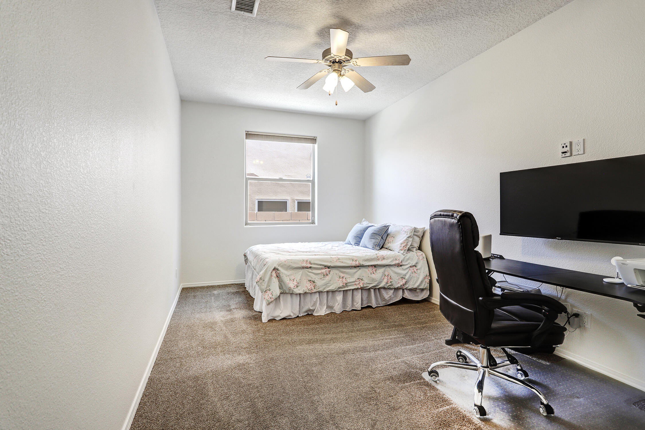 Photo 12 — 5536 Costa Garraf Road NW