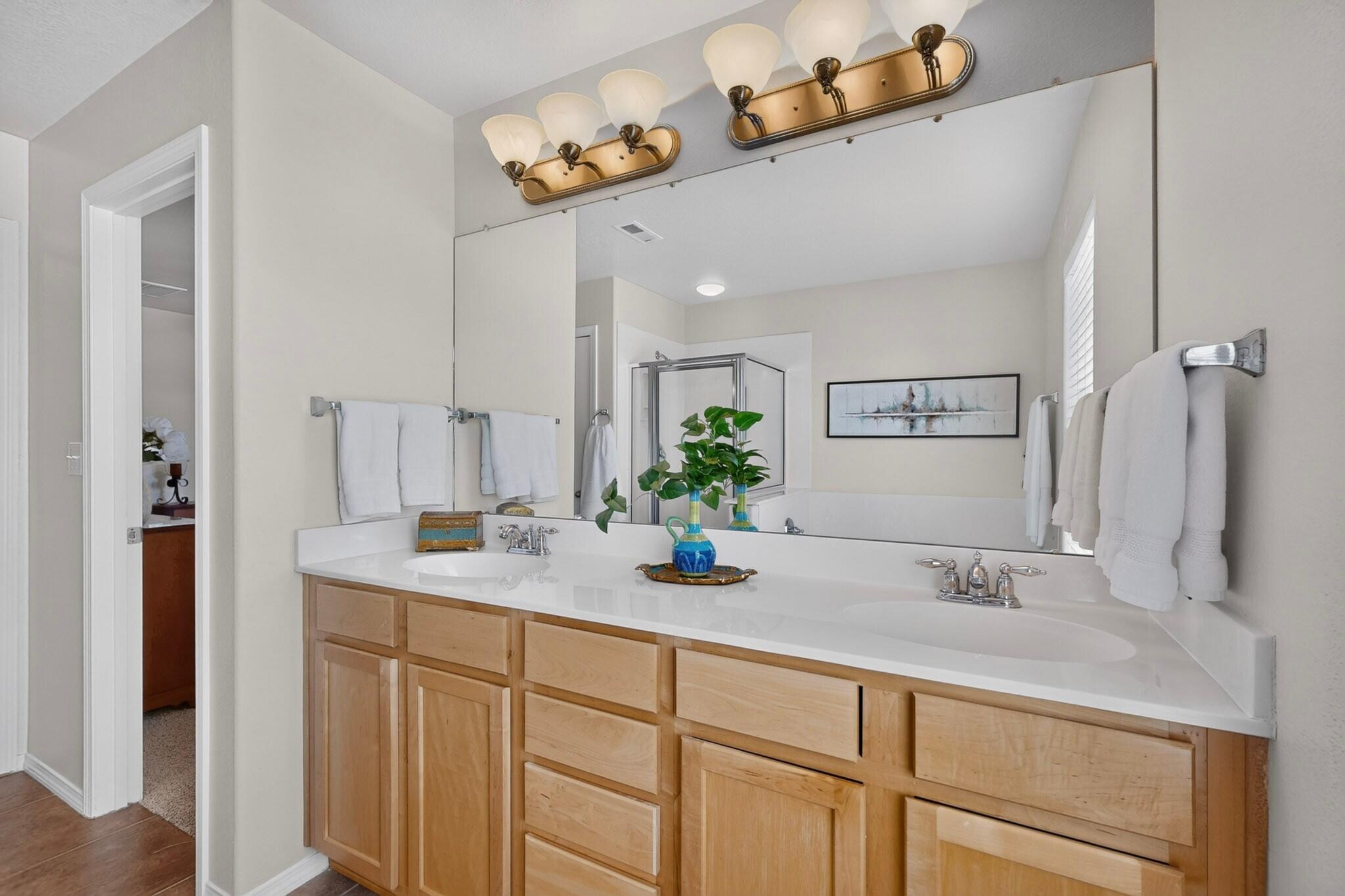Photo 19 — 12536 Woodland Avenue NE