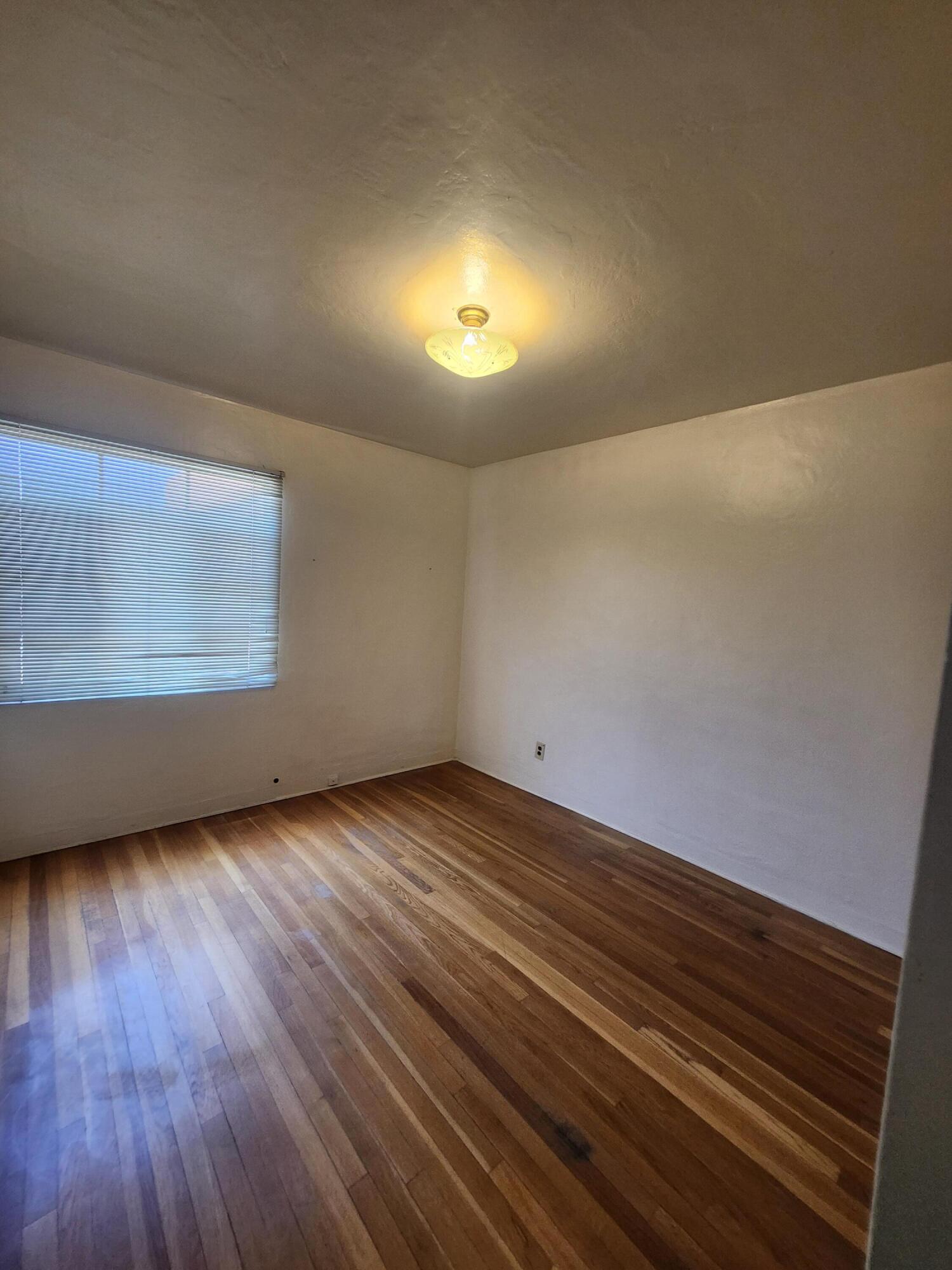 Photo 3 — 4019 Roma Avenue NE