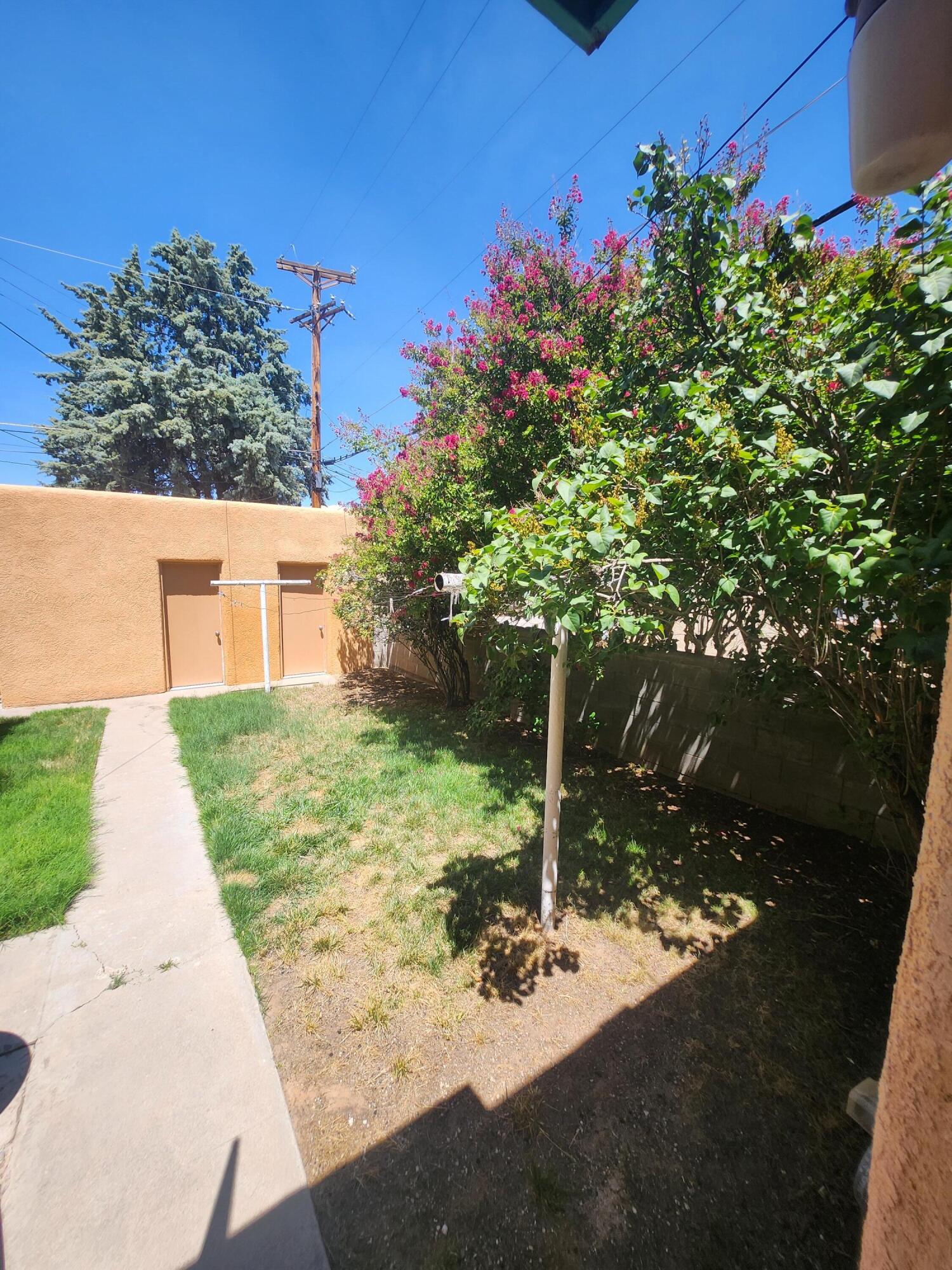 Photo 2 — 4019 Roma Avenue NE