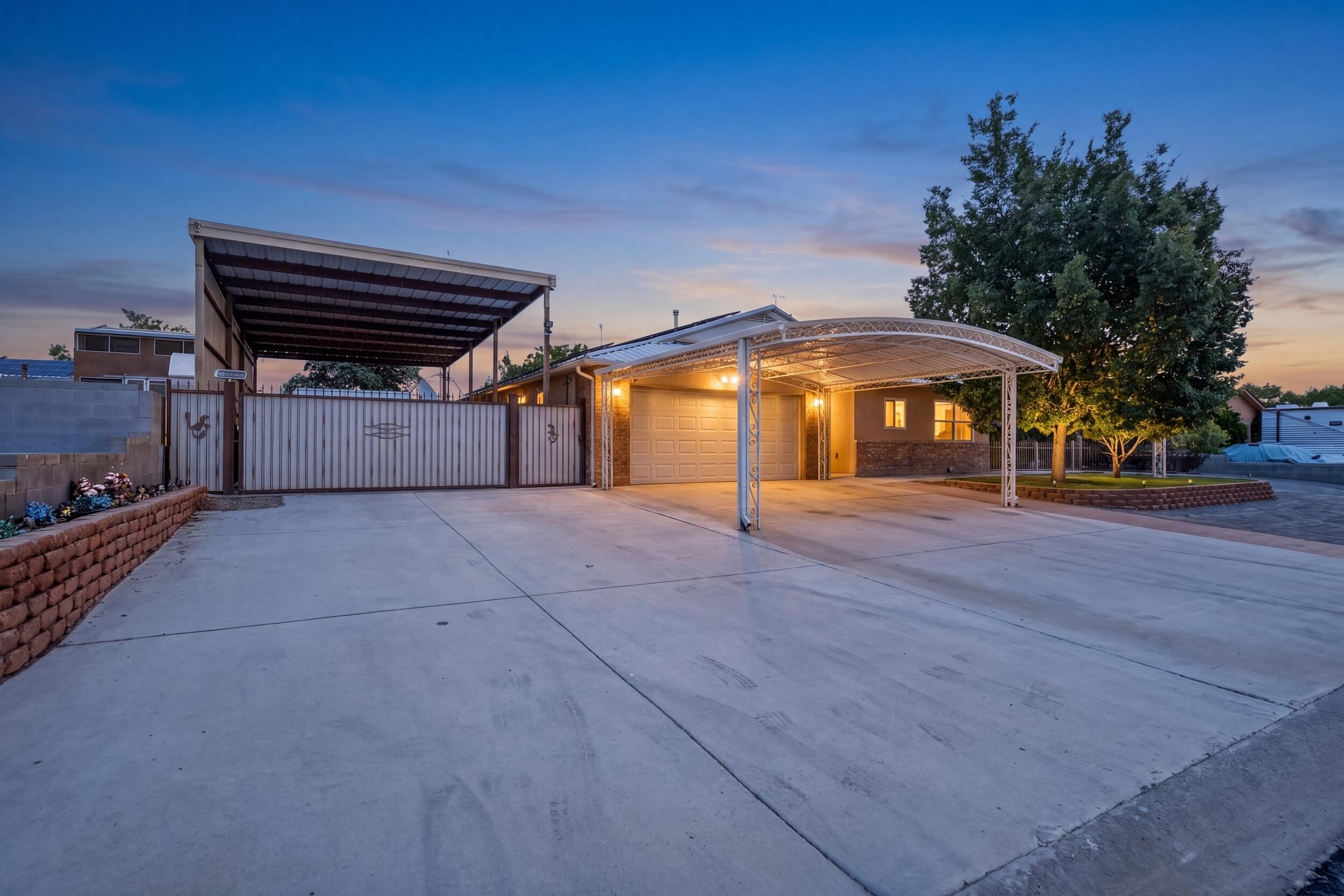 612 Hood Road SE, Rio Rancho, NM 87124