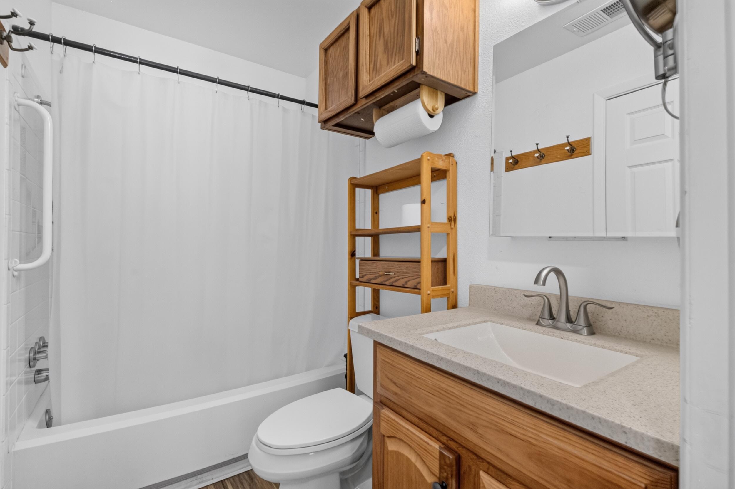Photo 12 — 612 Hood Road SE