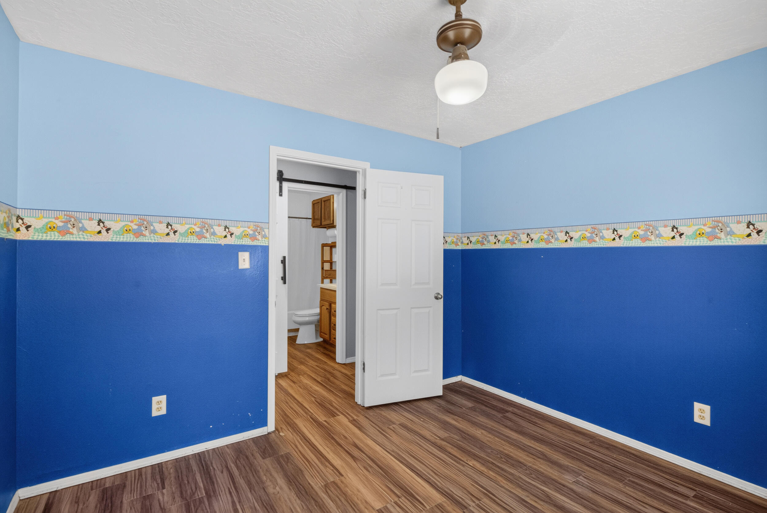 Photo 10 — 612 Hood Road SE
