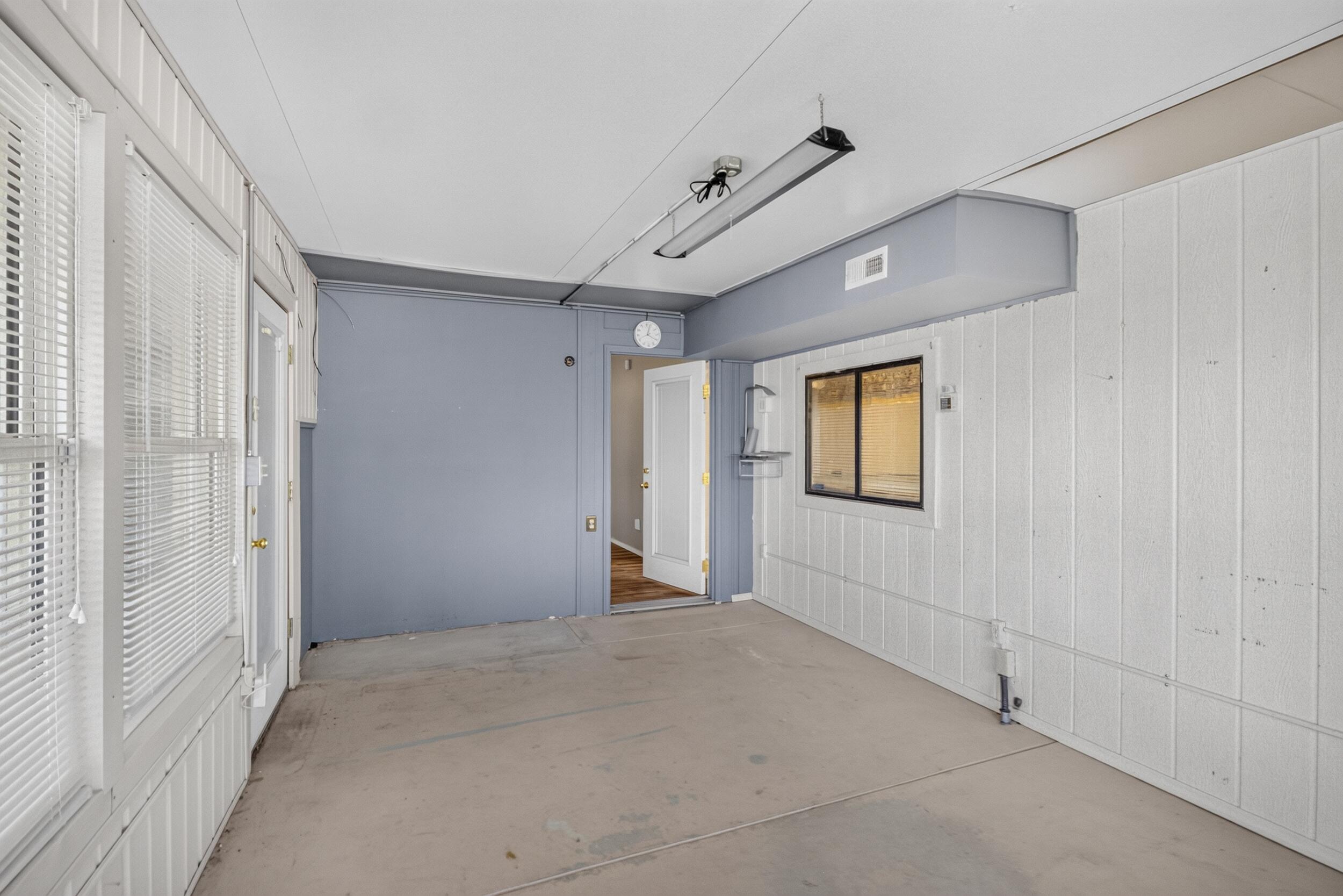 Photo 6 — 612 Hood Road SE