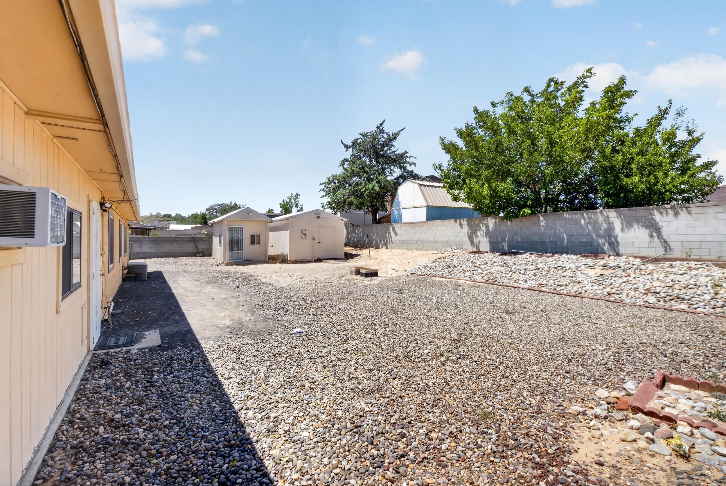 Photo 3 — 612 Hood Road SE