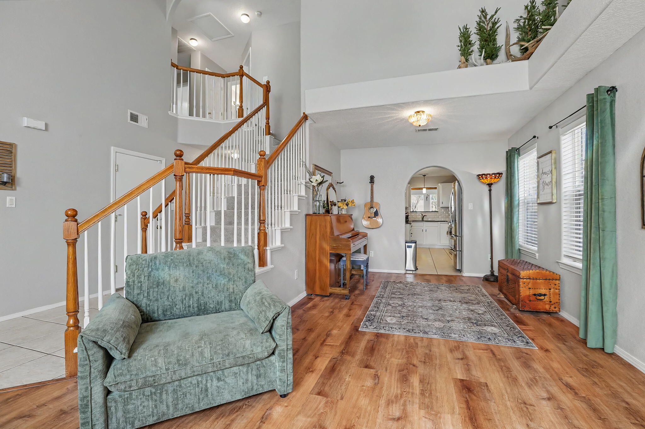 Photo 2 — 10232 Ventana Hills Road NW
