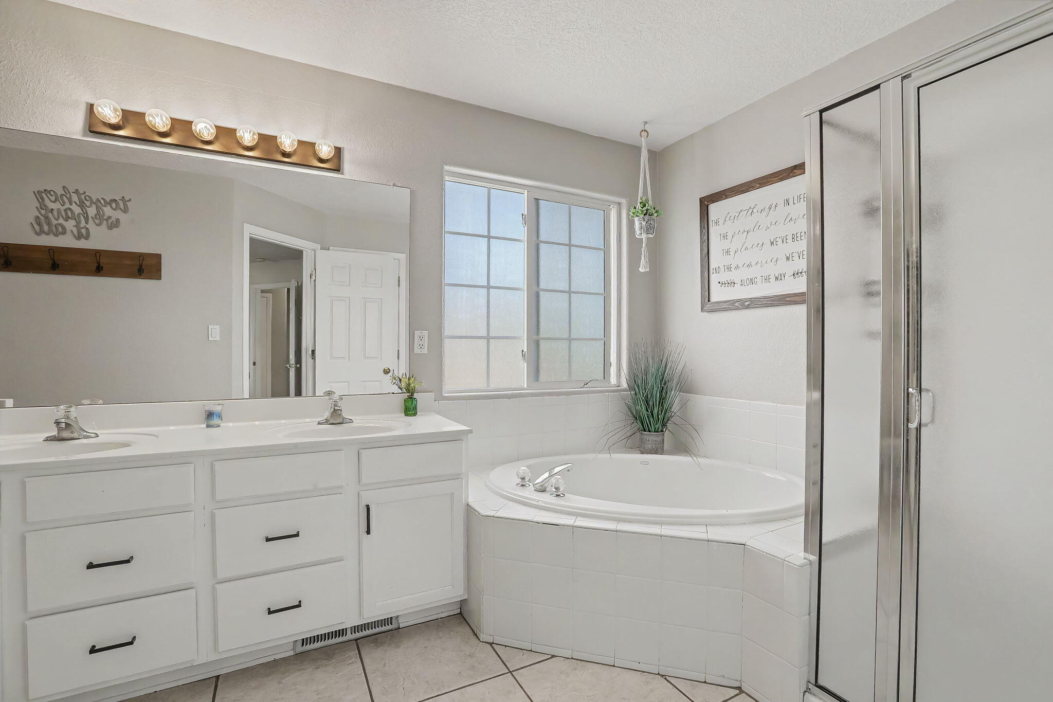 Photo 5 — 10232 Ventana Hills Road NW