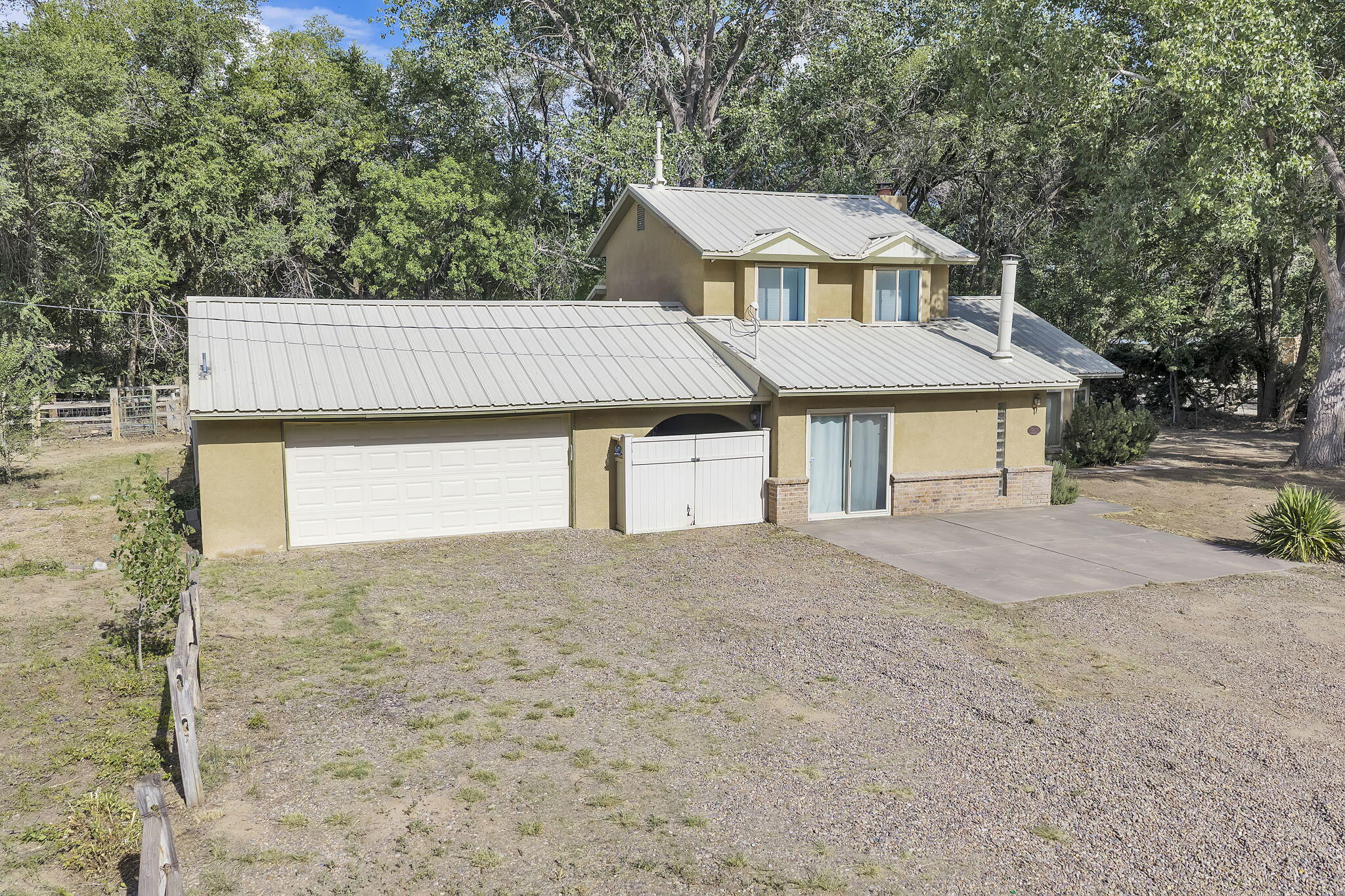 96 D Molina Road, Peralta, NM 87042