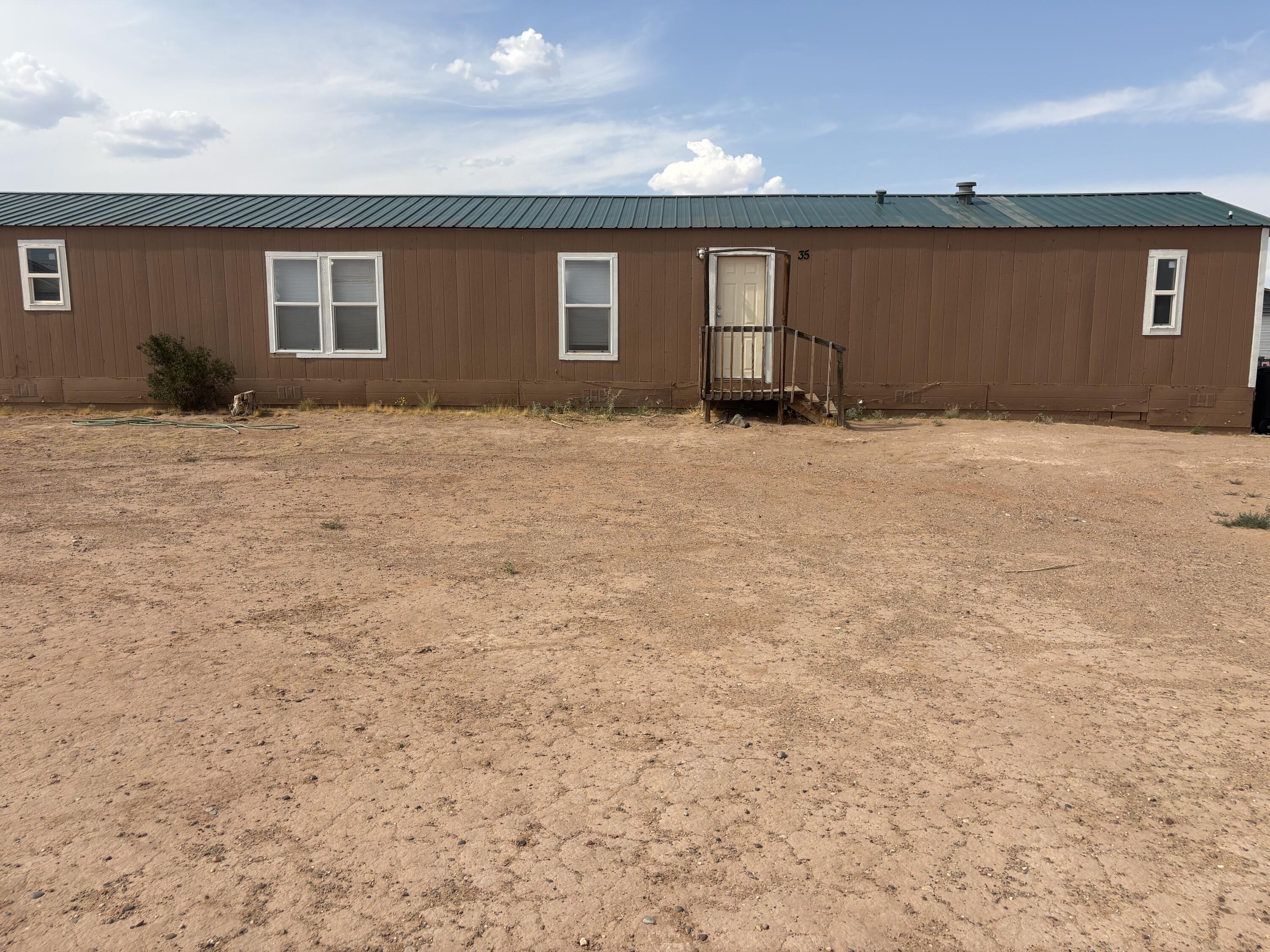 35 Barela Road, Los Lunas, NM 87031
