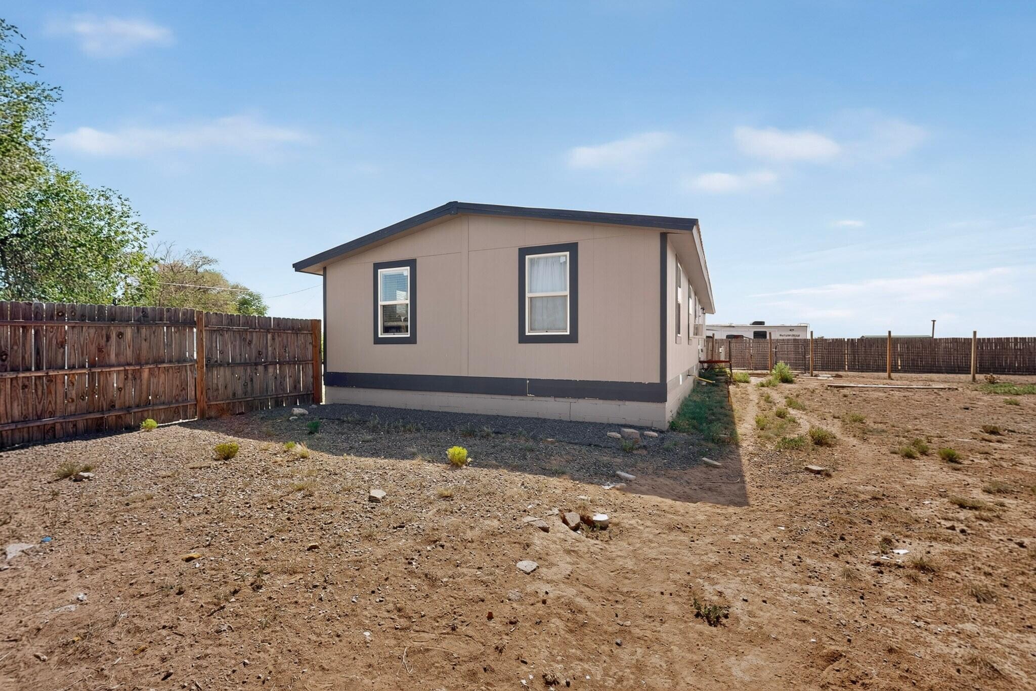 Photo 9 — 31 Sandia Street