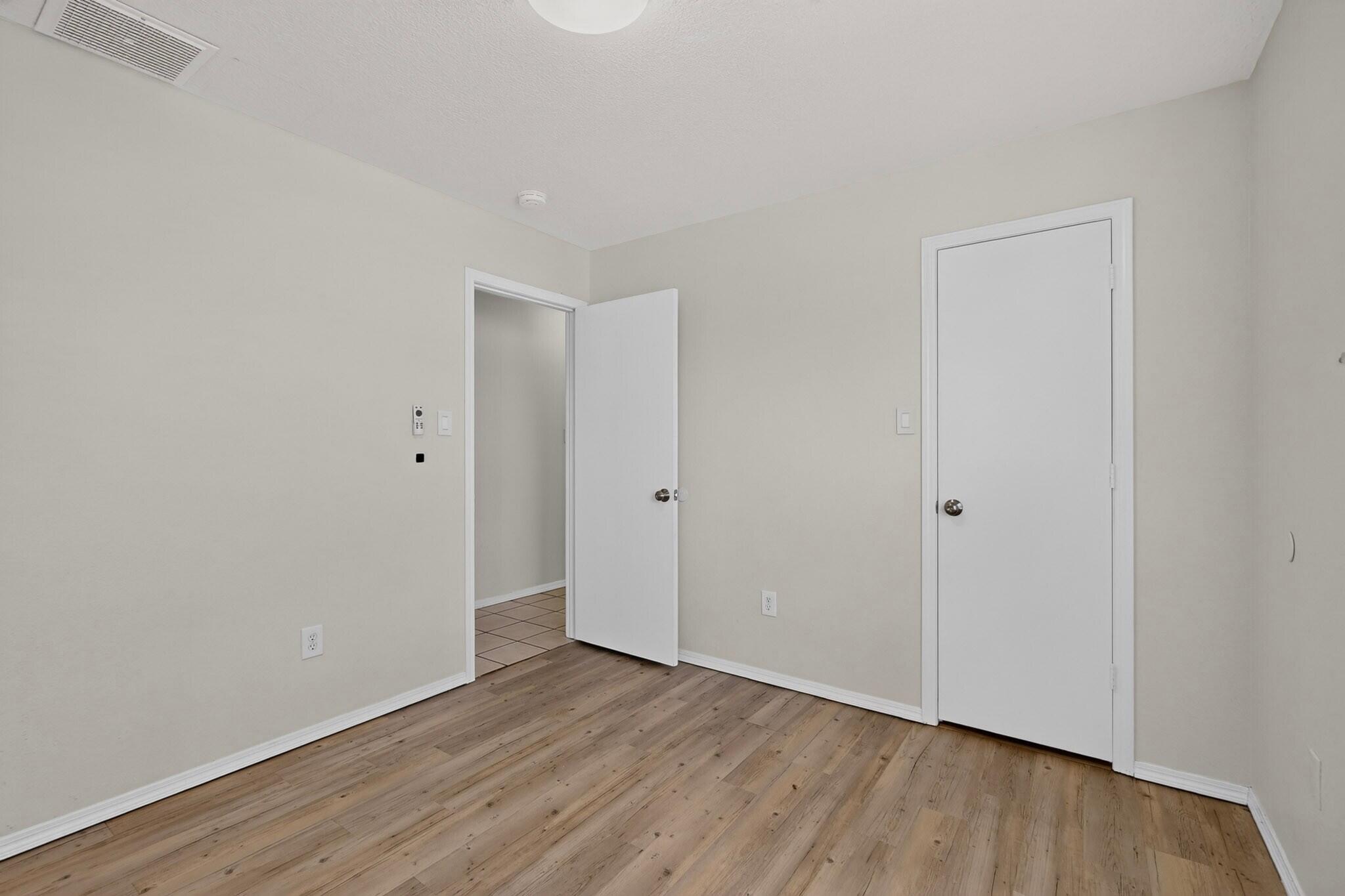 Photo 18 — 535 De Soto Street SE