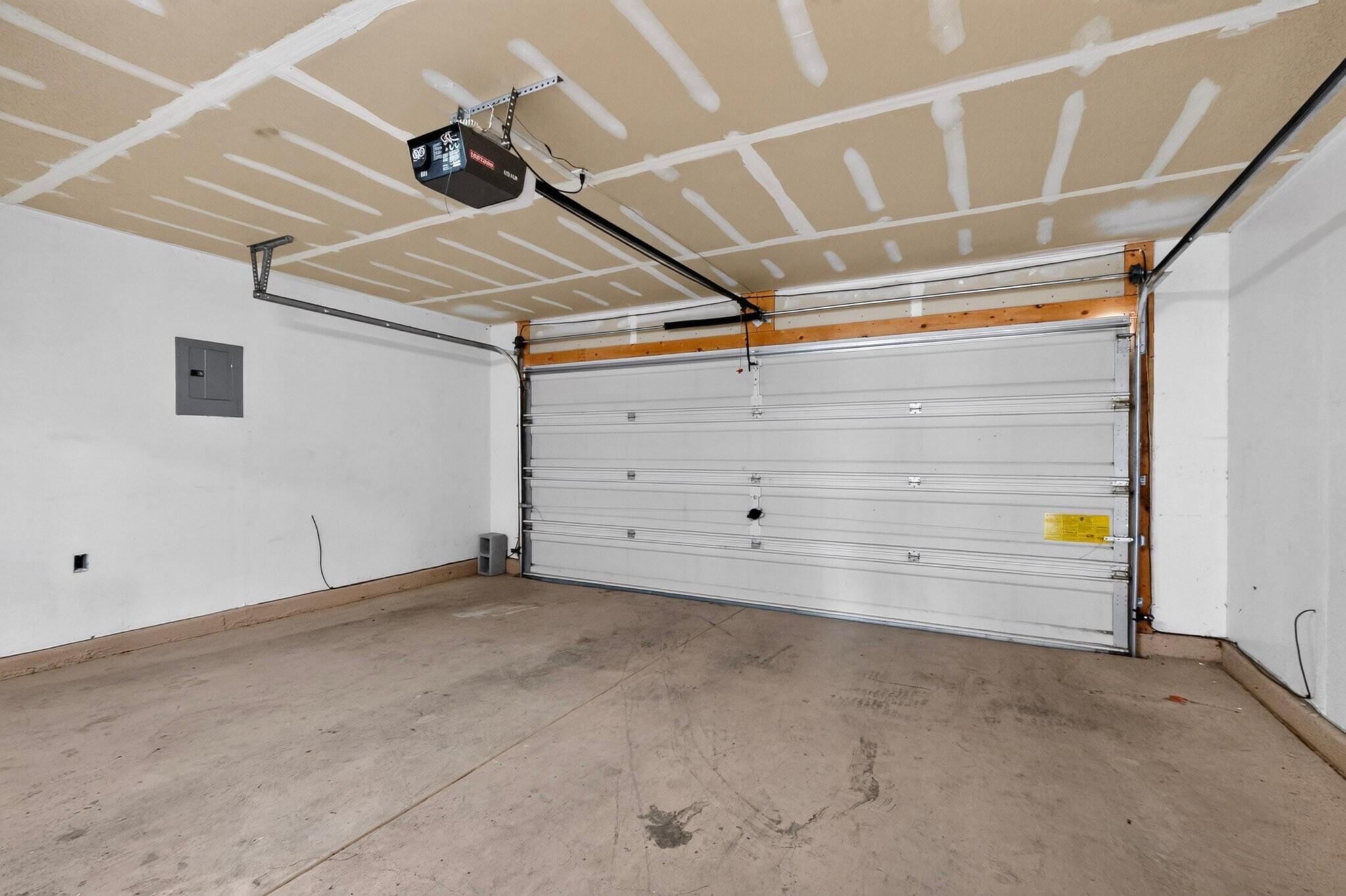 Photo 6 — 535 De Soto Street SE