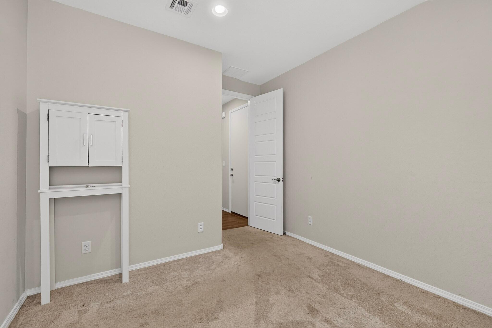 Photo 19 — 8344 Twain Way NW