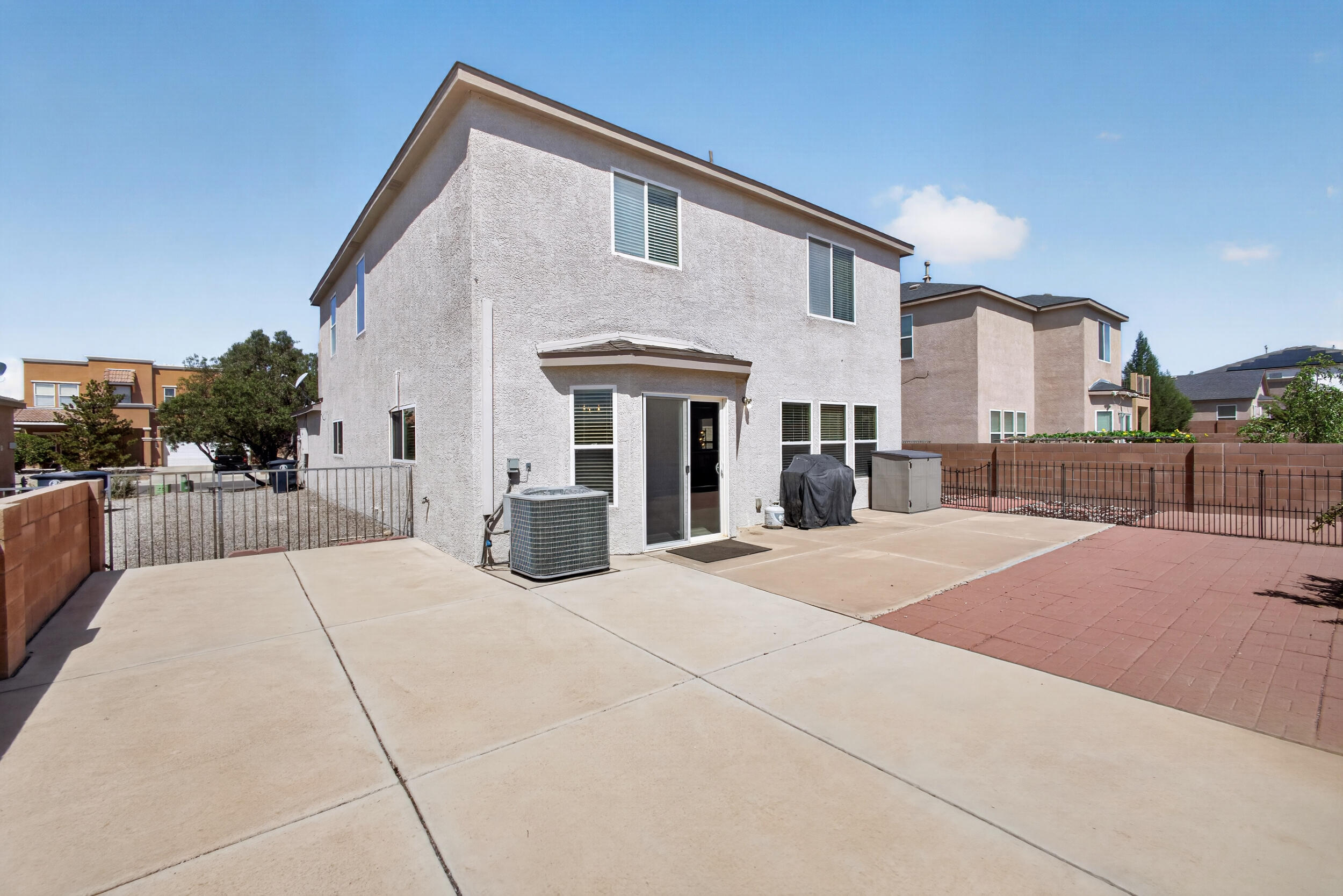 Photo 9 — 2912 McKinnon Way SW