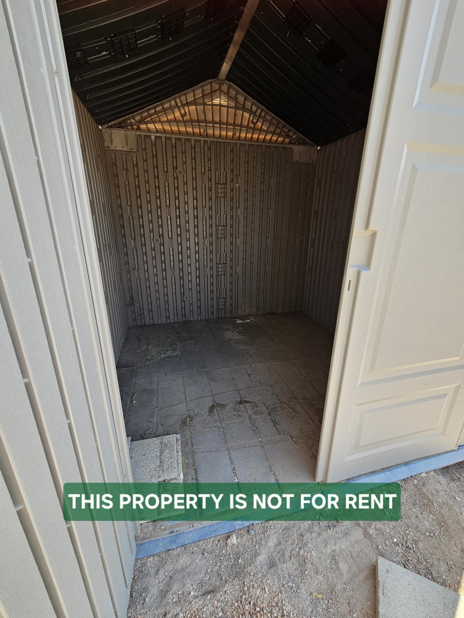 Photo 3 — 904 La Veta Drive NE