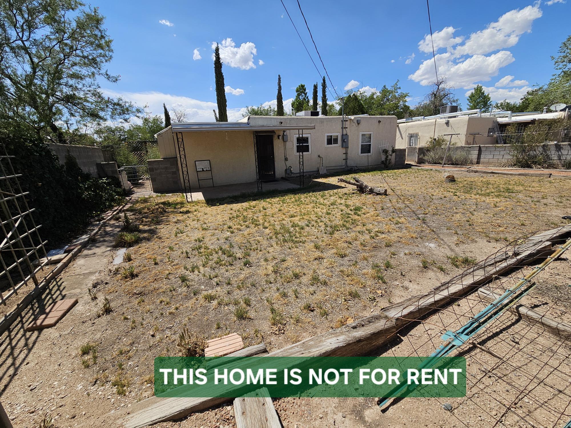 Photo 2 — 904 La Veta Drive NE