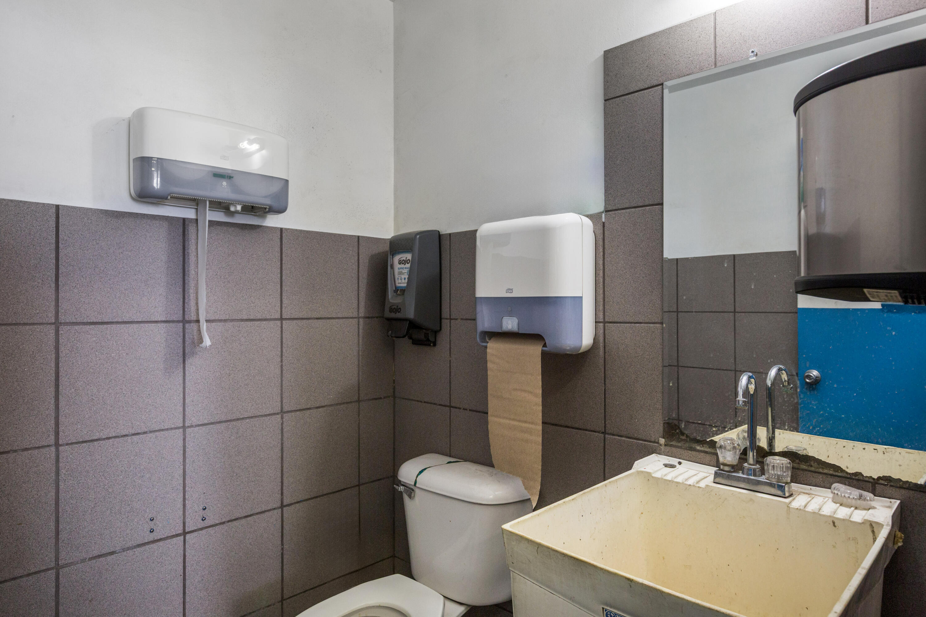Photo 12 — 7800 Lomas Boulevard NE