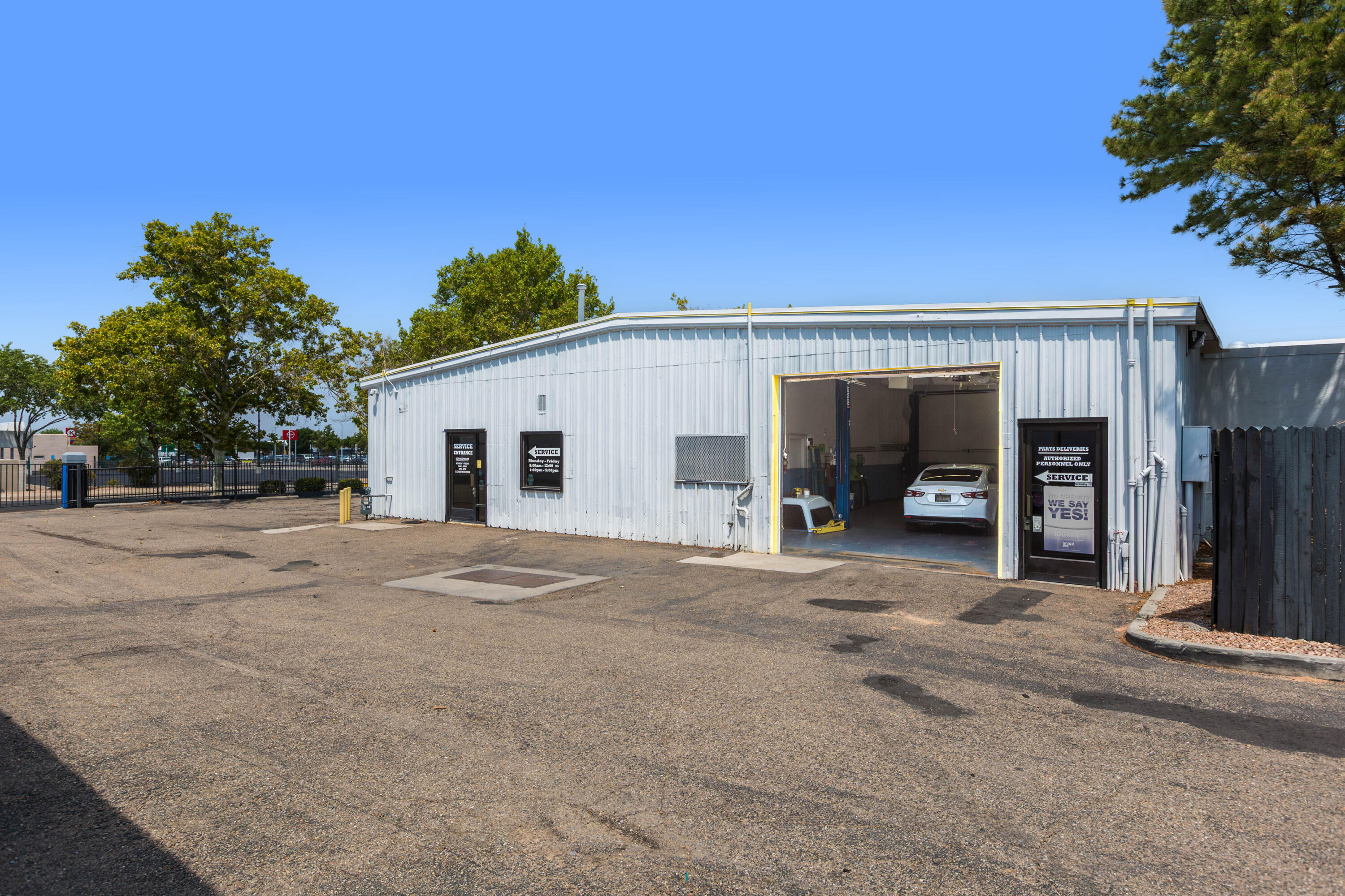 Photo 10 — 7800 Lomas Boulevard NE