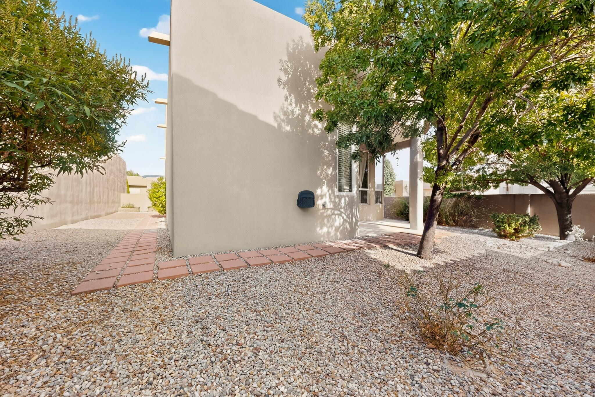 Photo 9 — 8201 Desert Shadow Way NE