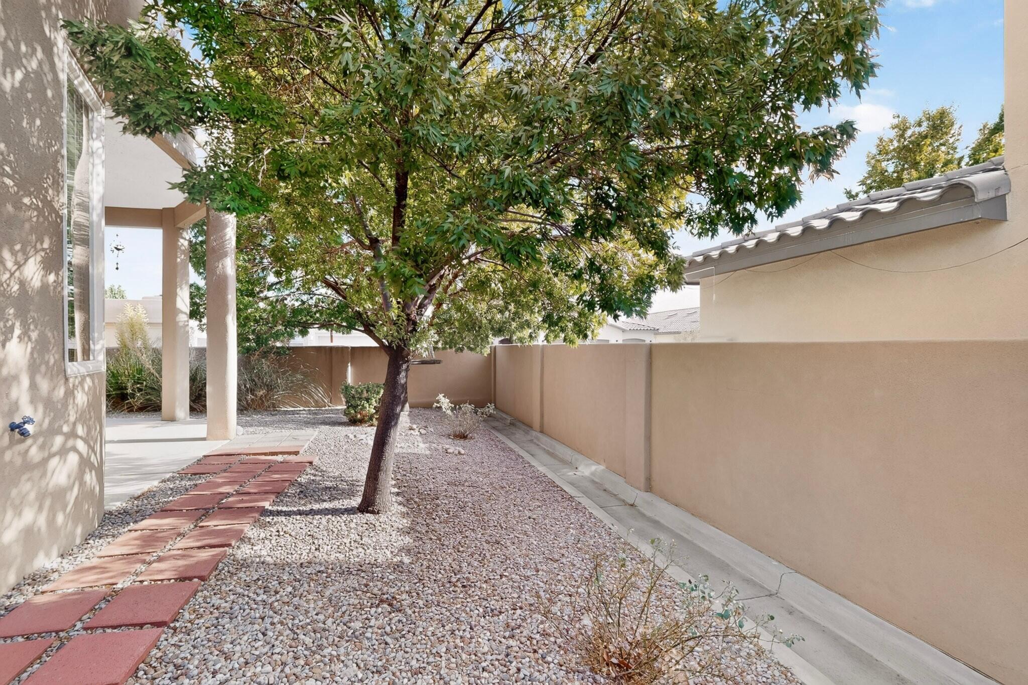 Photo 8 — 8201 Desert Shadow Way NE